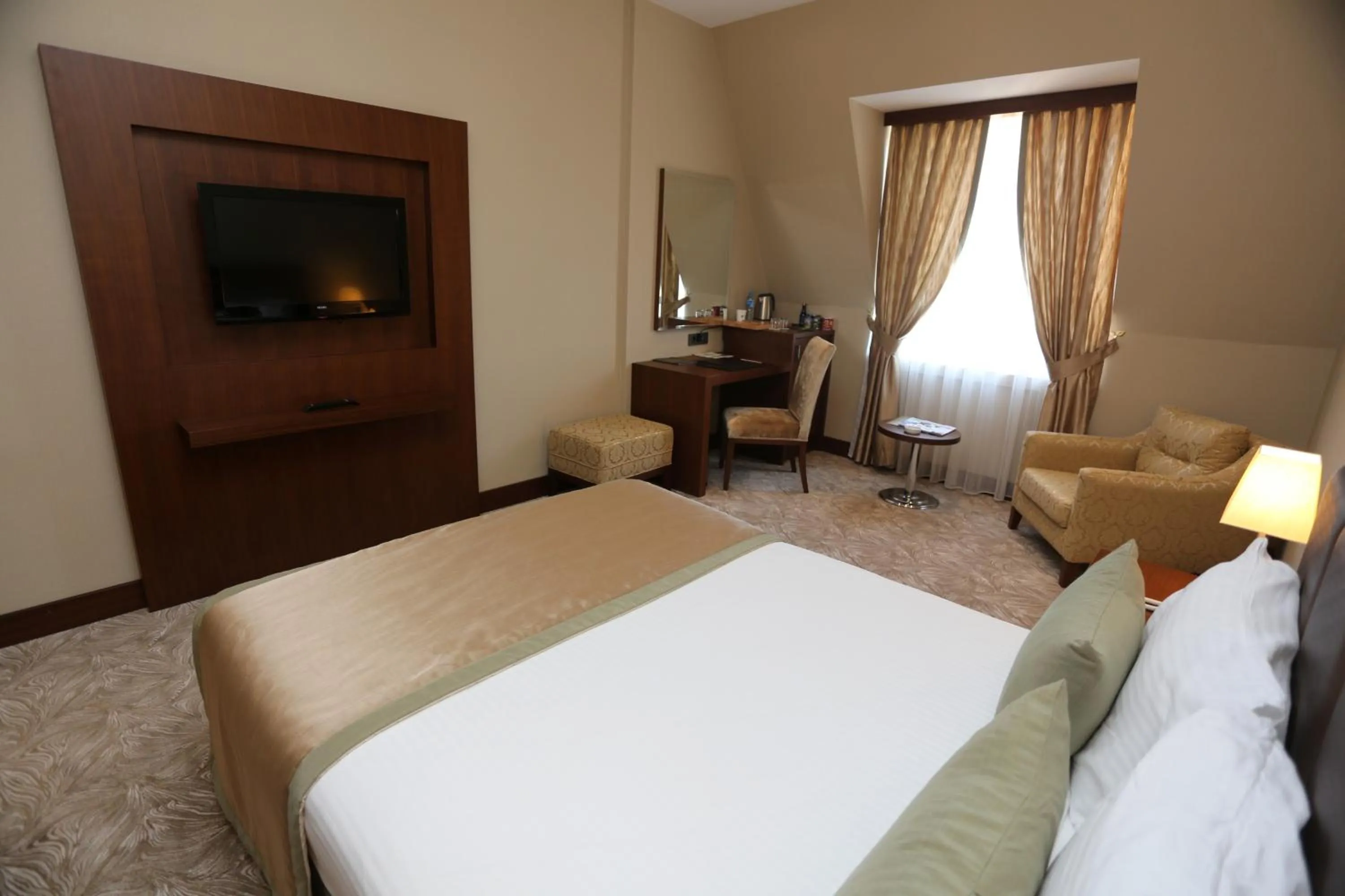 Bed in The Green Park Merter