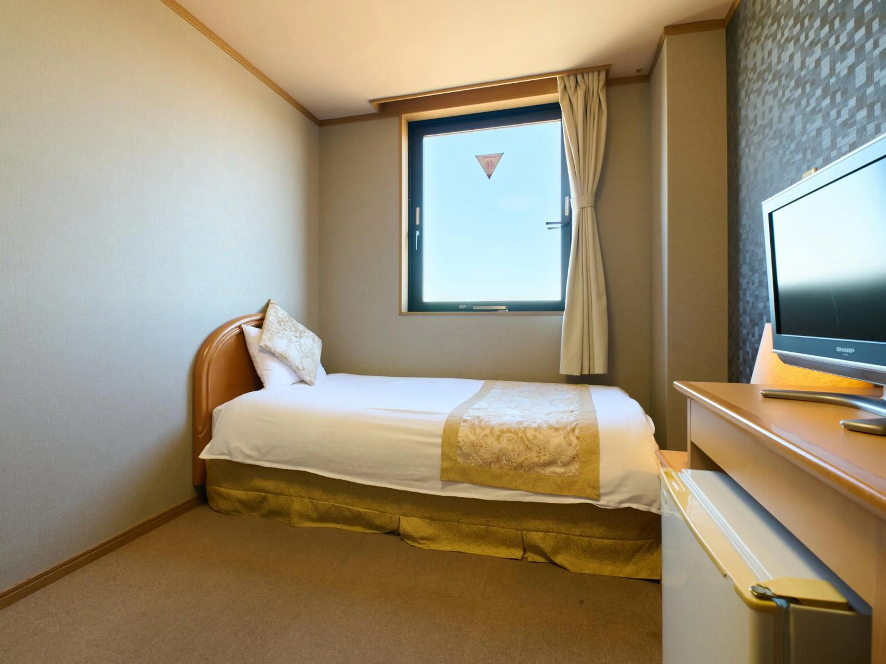 Photo of the whole room, Bed in Hotel Toko