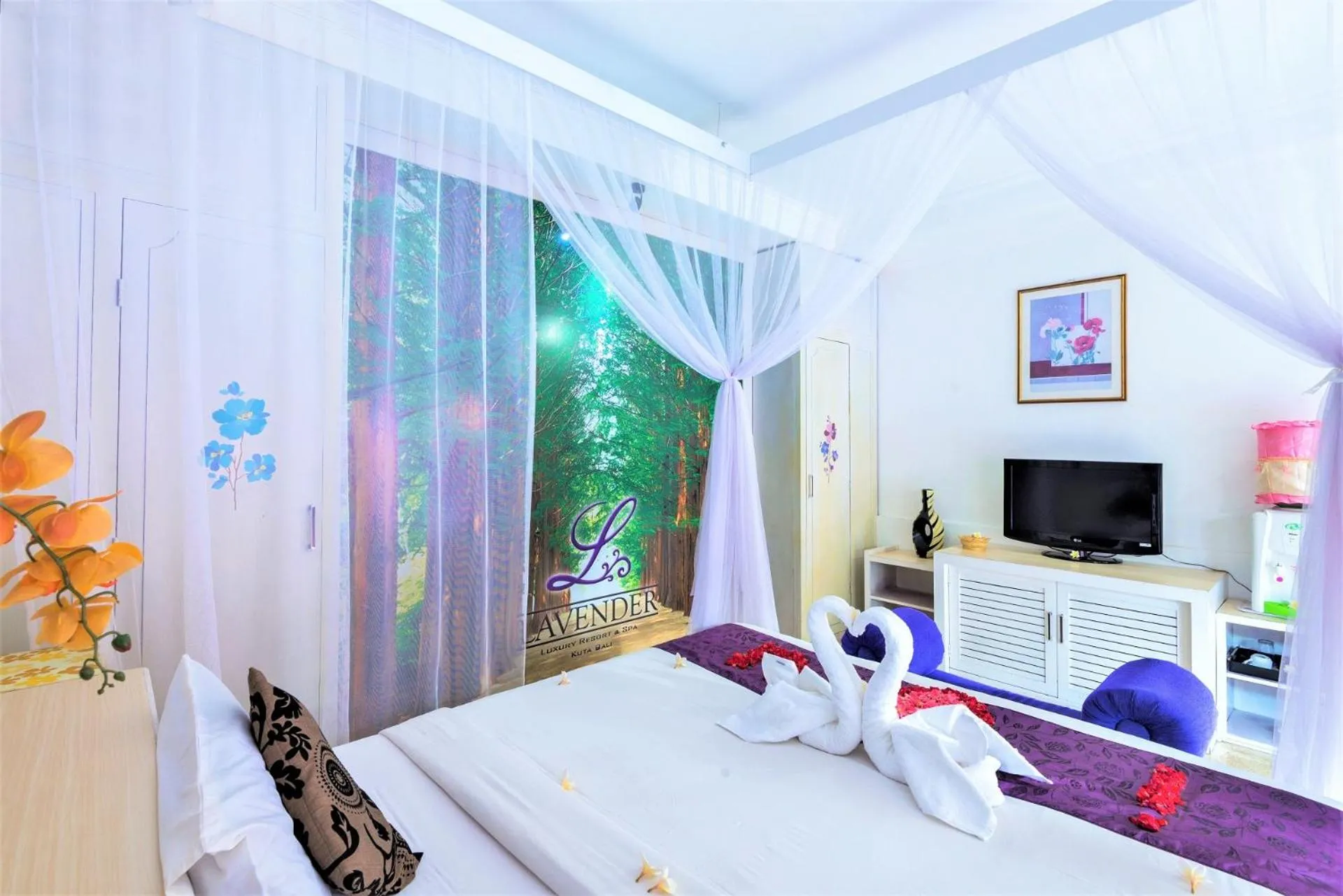 Bed in Private Pool Villas Kuta Bali