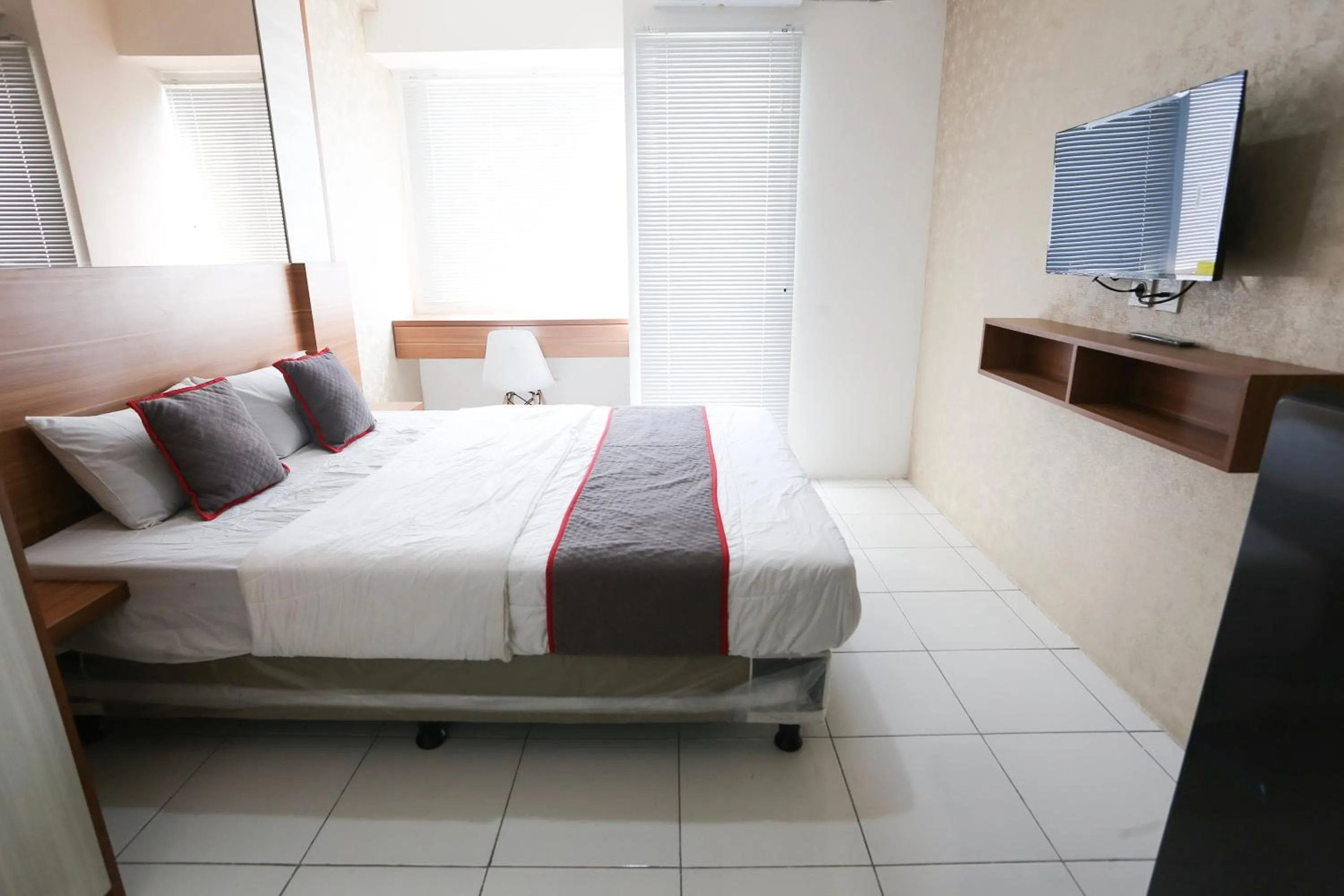 Bedroom, Bed in Collection O metroploitian park Serviced Apartmen