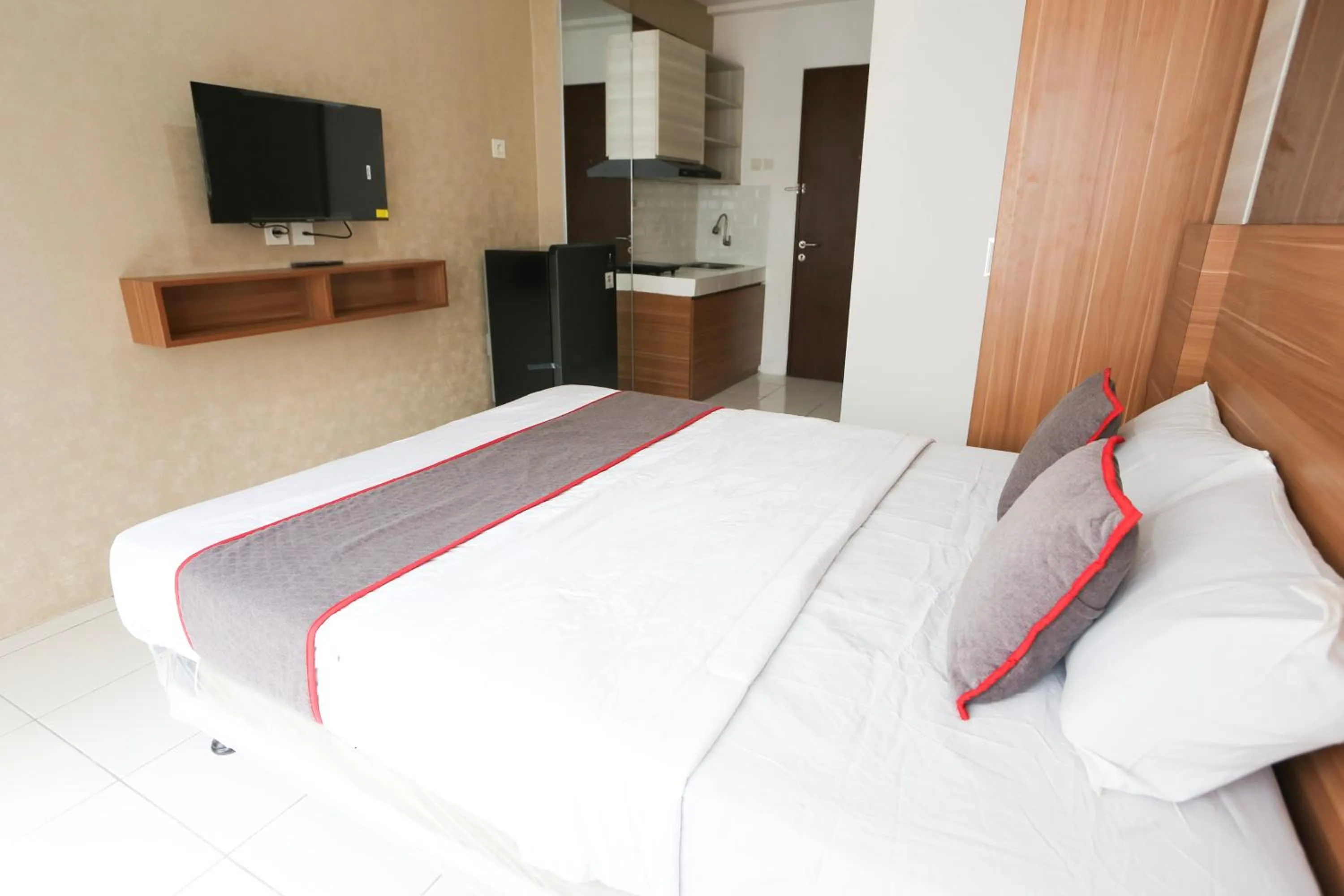 Bedroom, Bed in Collection O metroploitian park Serviced Apartmen