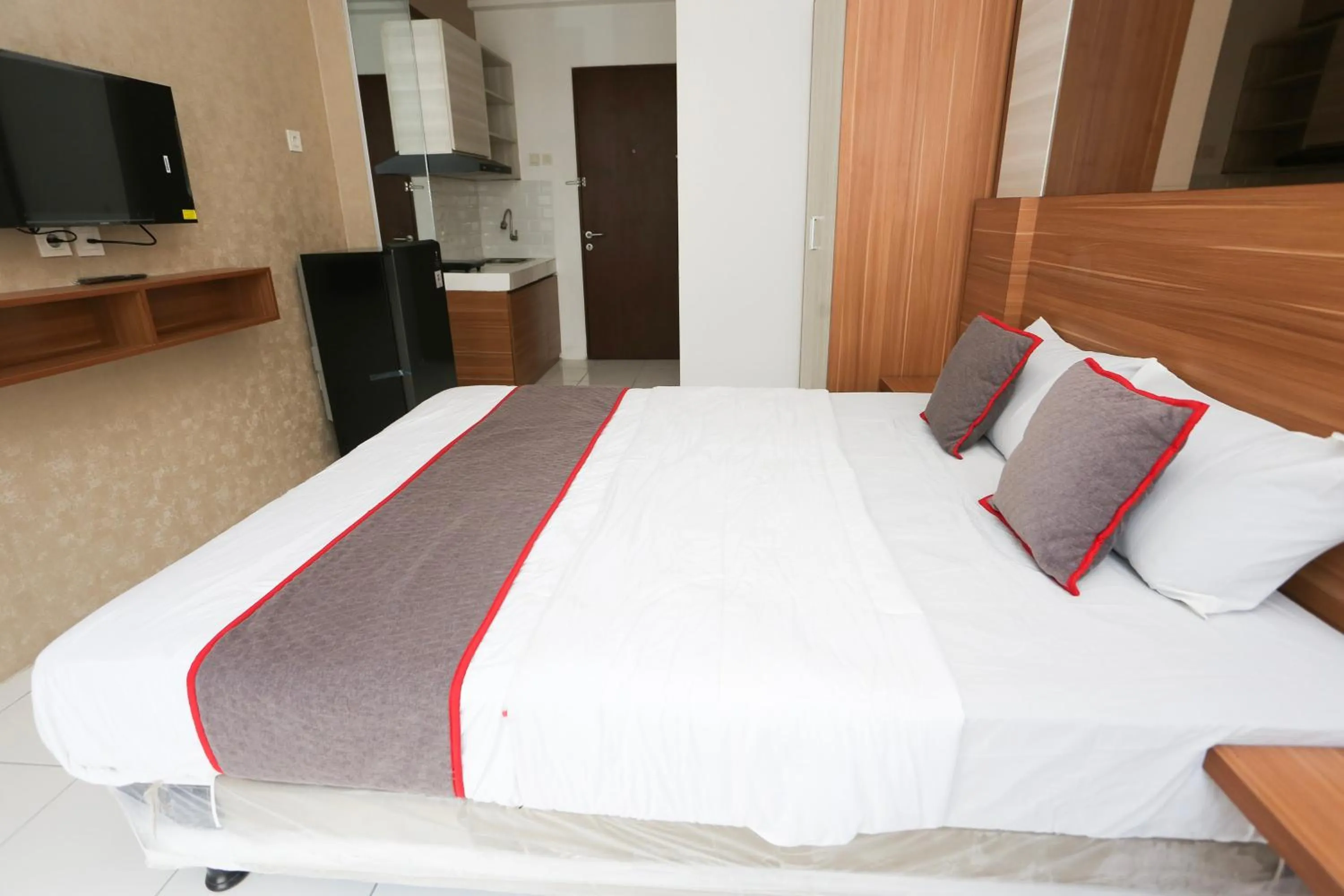 Bedroom, Bed in Collection O metroploitian park Serviced Apartmen