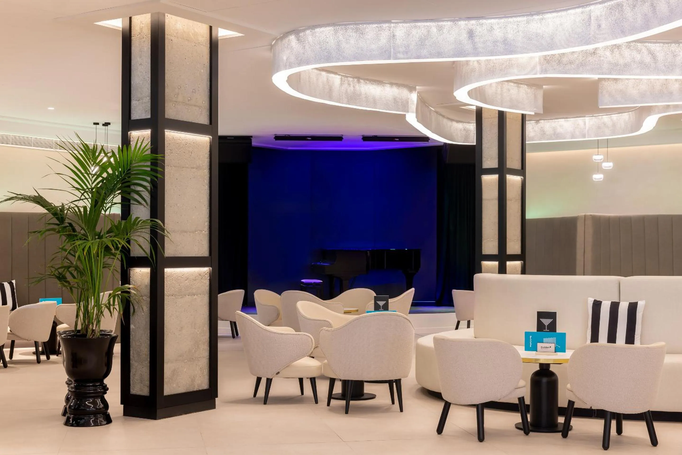 Lounge or bar in Golden Bahía de Tossa & Spa 4* Sup.