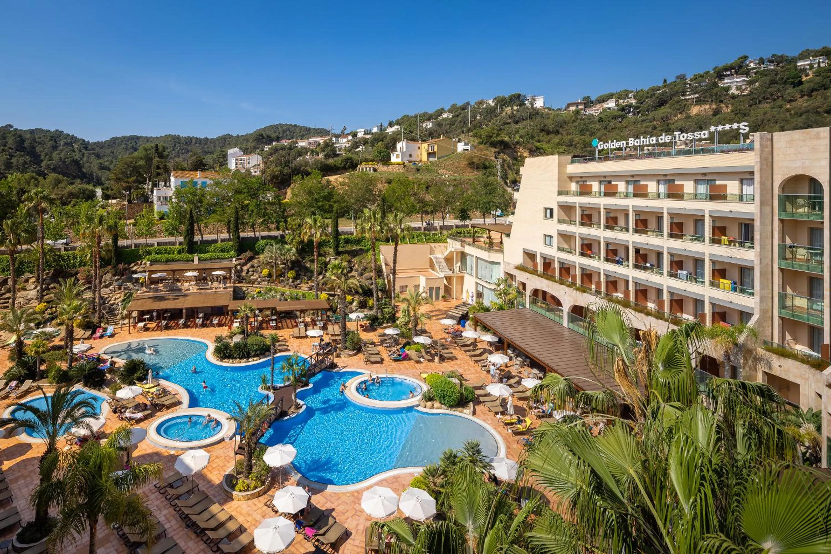 Pool view in Golden Bahía de Tossa & Spa 4* Sup.