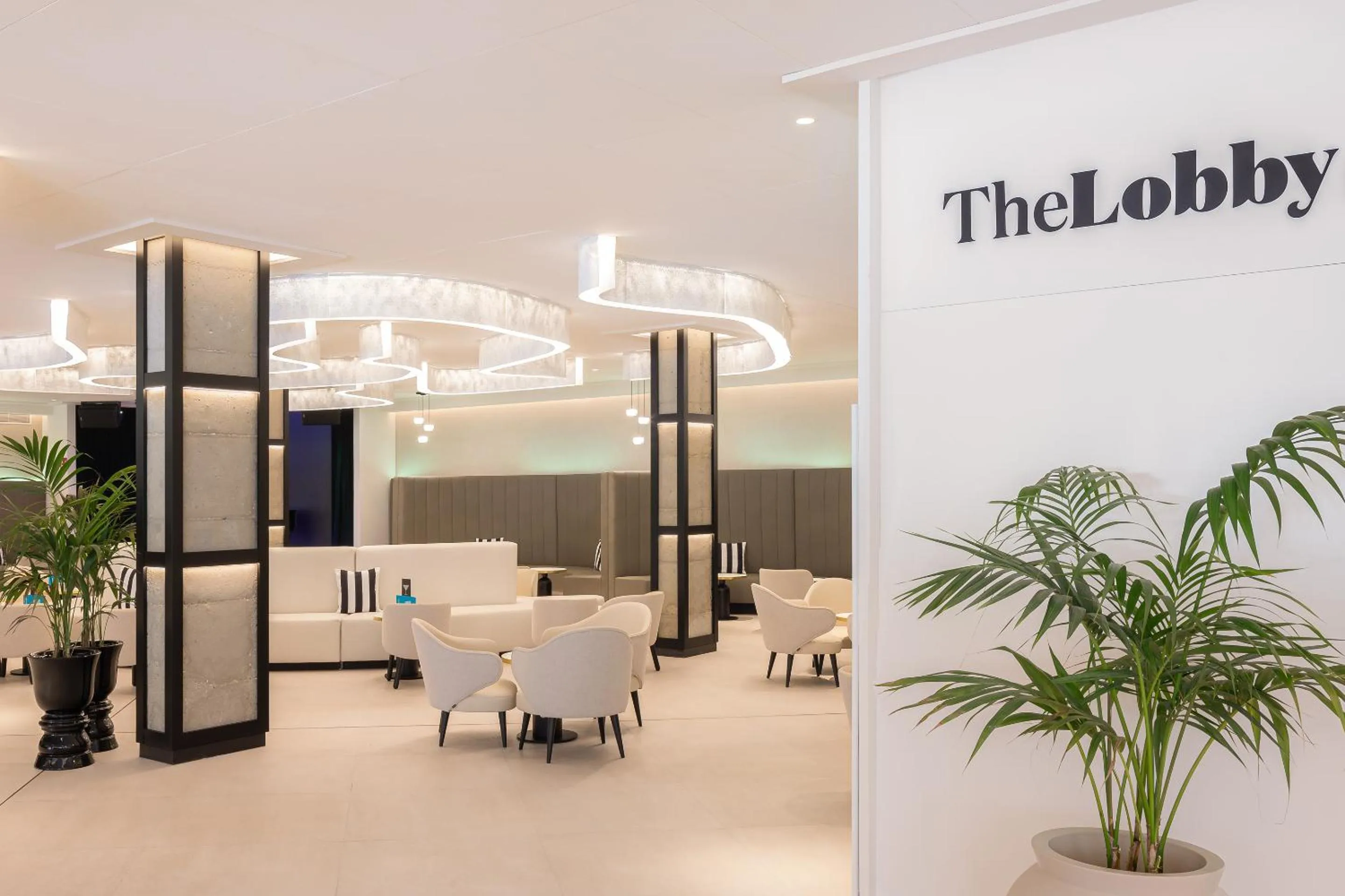 Lounge or bar in Golden Bahía de Tossa & Spa 4* Sup.