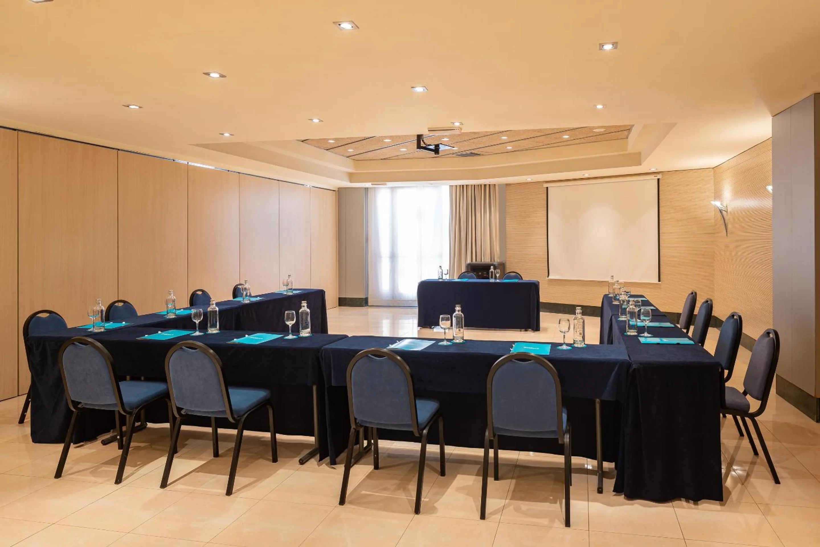 Meeting/conference room in Golden Bahía de Tossa & Spa 4* Sup.