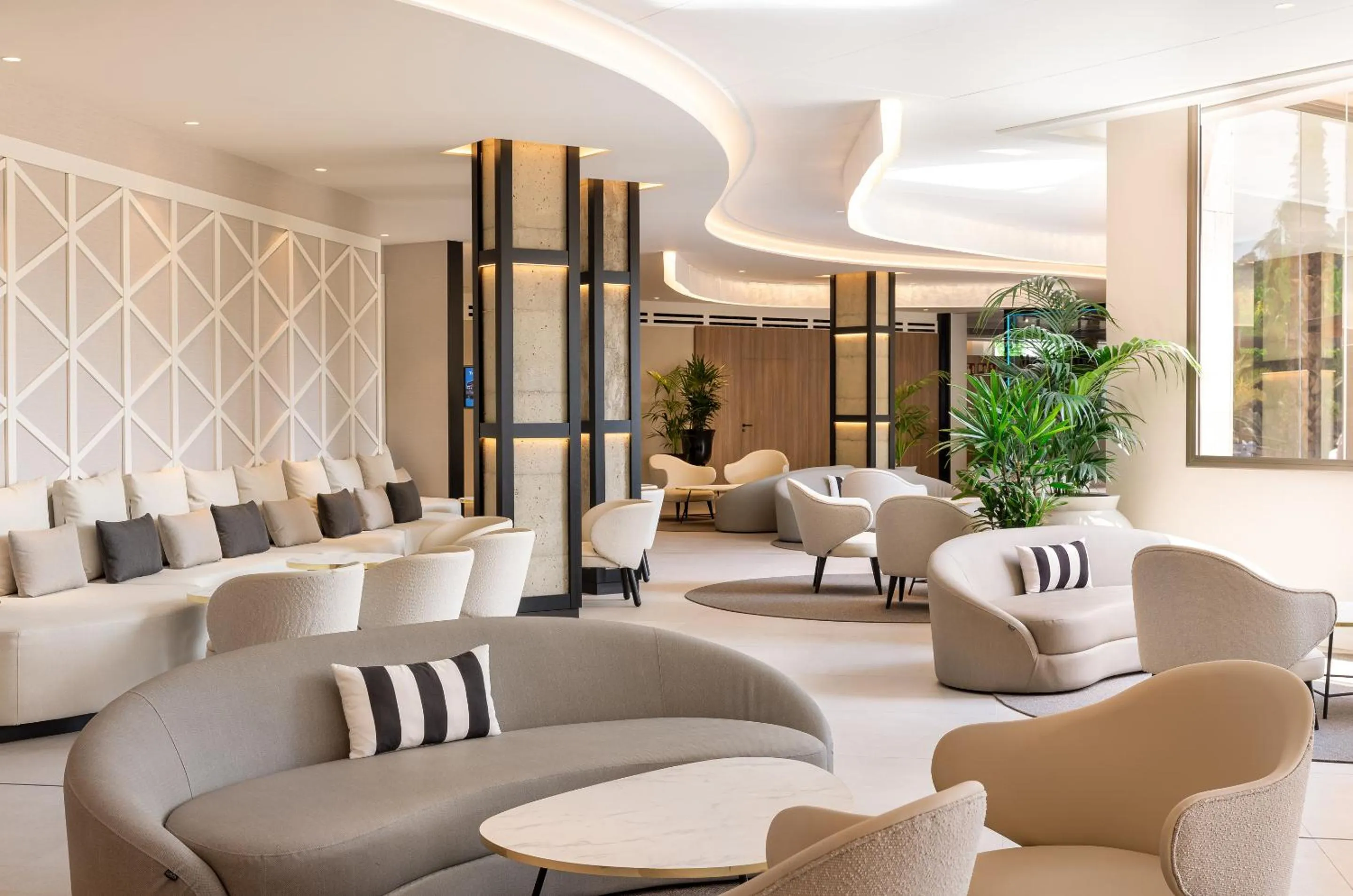 Lounge or bar in Golden Bahía de Tossa & Spa 4* Sup.