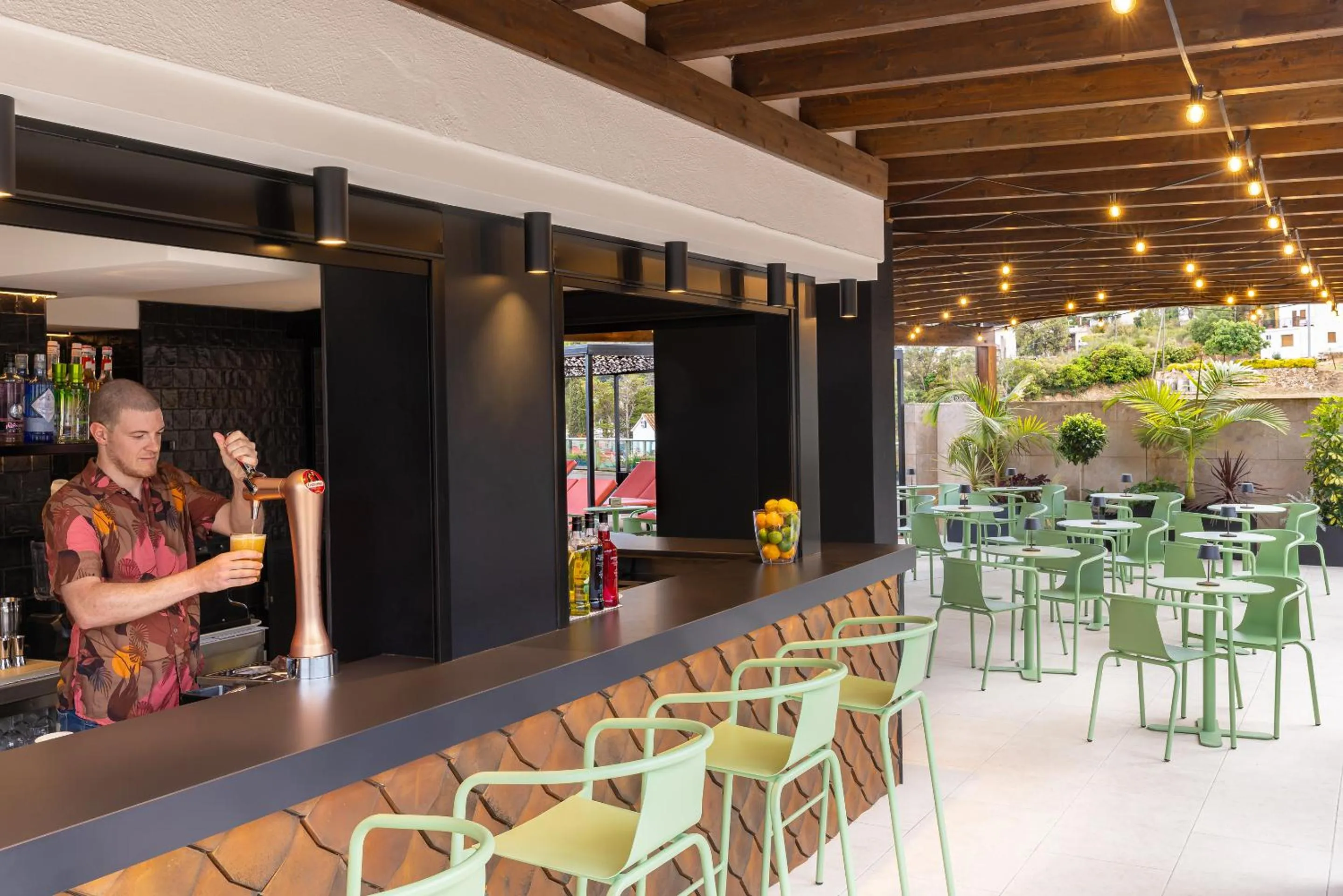 Lounge or bar in Golden Bahía de Tossa & Spa 4* Sup.