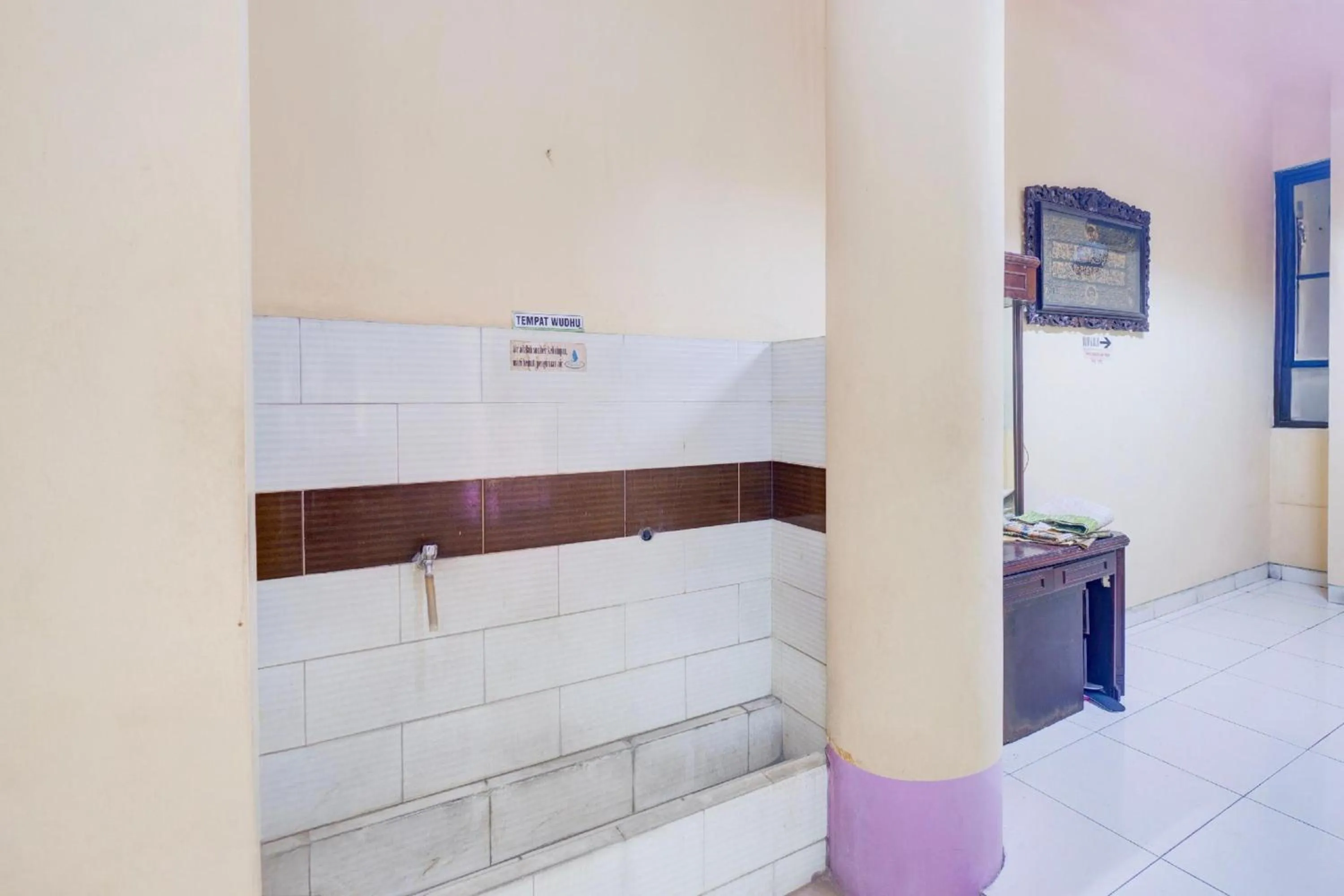 Lobby or reception in Hotel O Tebet Near Tebet Station Formerly Sabda Guest House