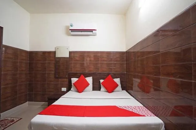 Bed in Shri Sai Guest House