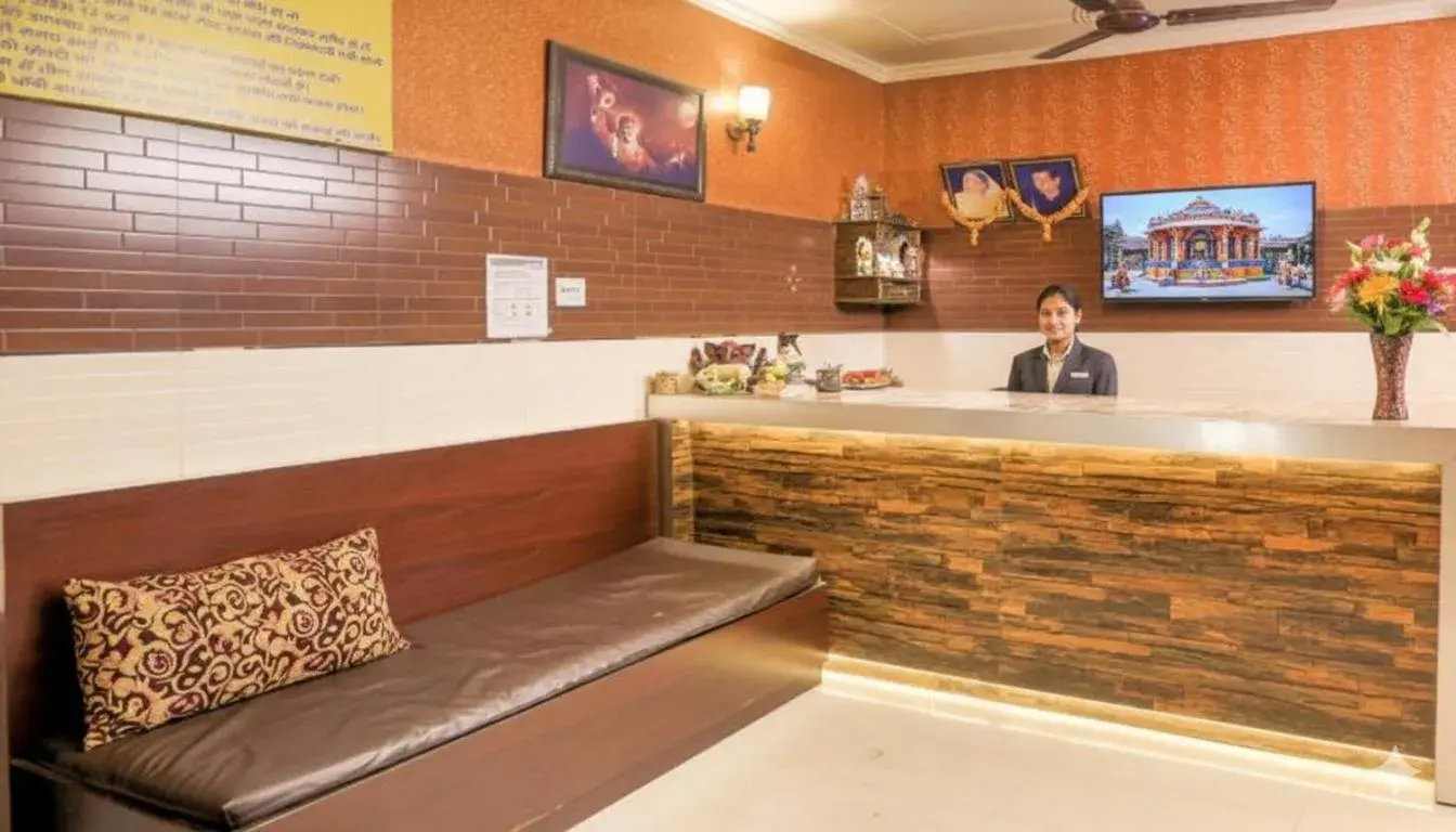 Lobby or reception in Shri Sai Guest House - Opp Azadpur Main Mandi I Couple Friendly I Metro Access Lobby or reception in Shri Sai Guest House - Opp Azadpur Main Mandi I Couple Friendly I Metro Access
