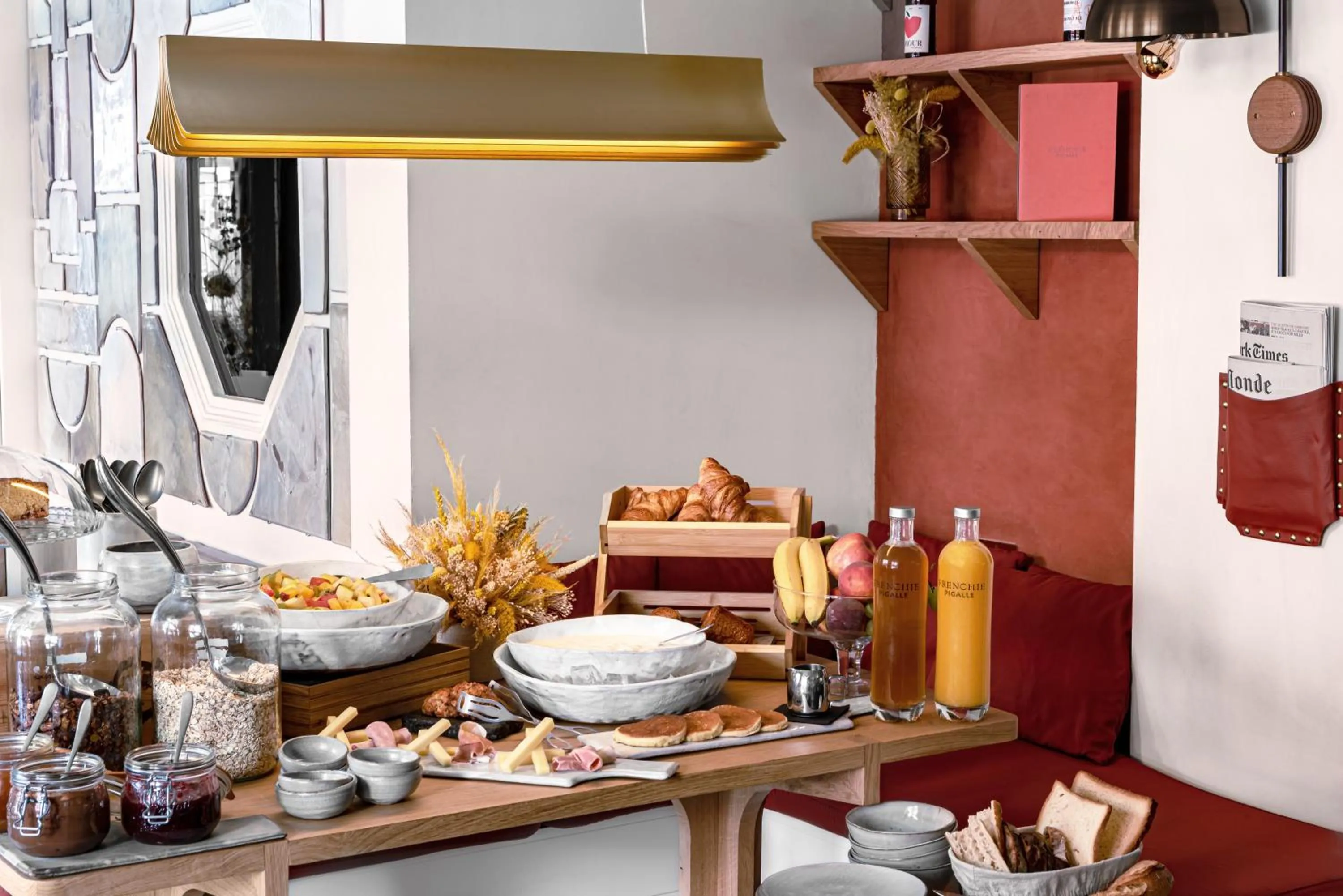 Breakfast in Grand Pigalle Experimental