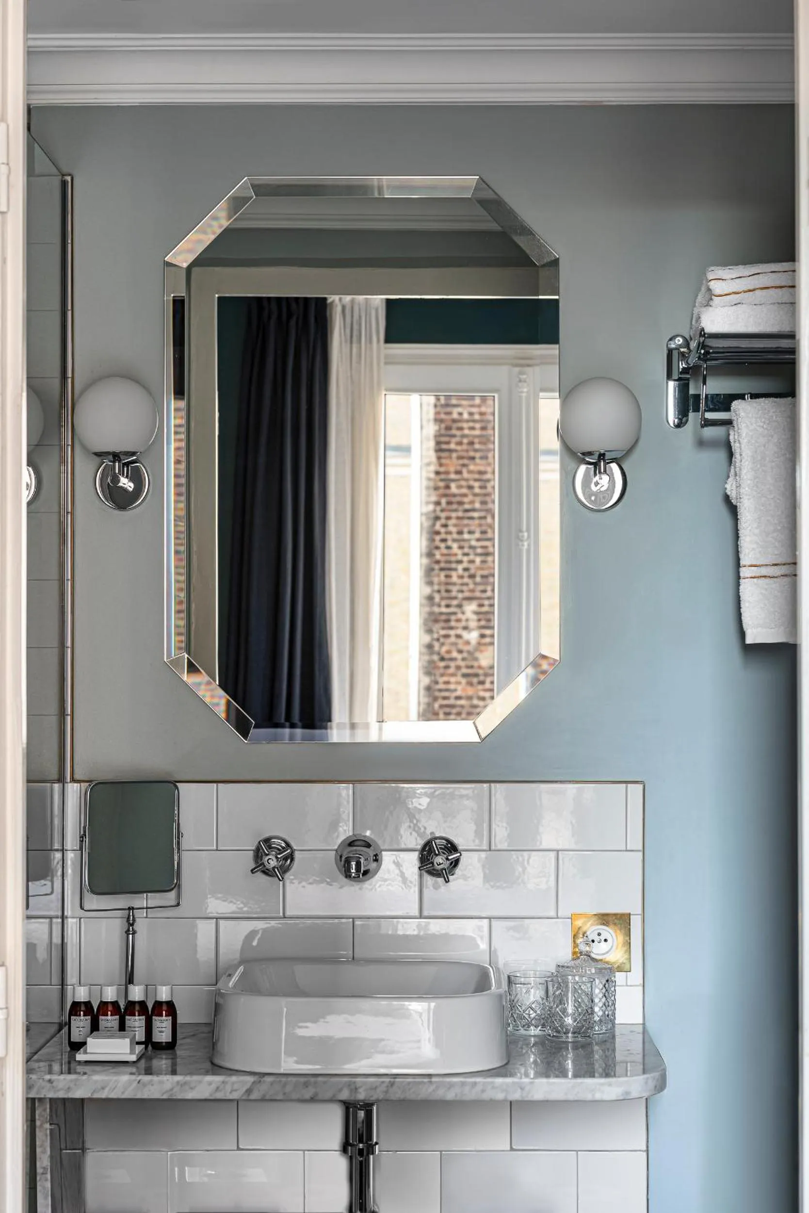 Bathroom in Grand Pigalle Experimental