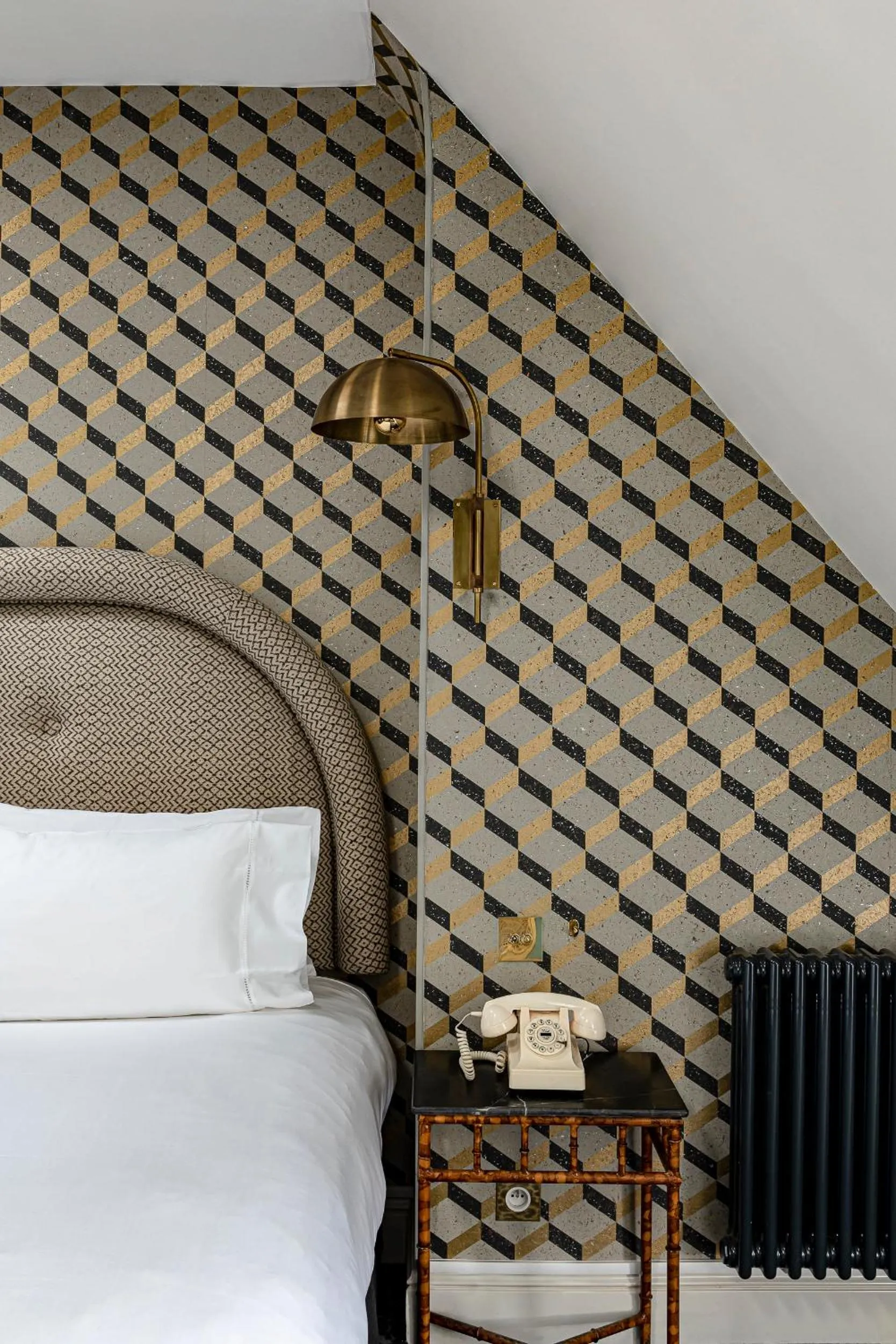 Photo of the whole room, Bed in Grand Pigalle Experimental