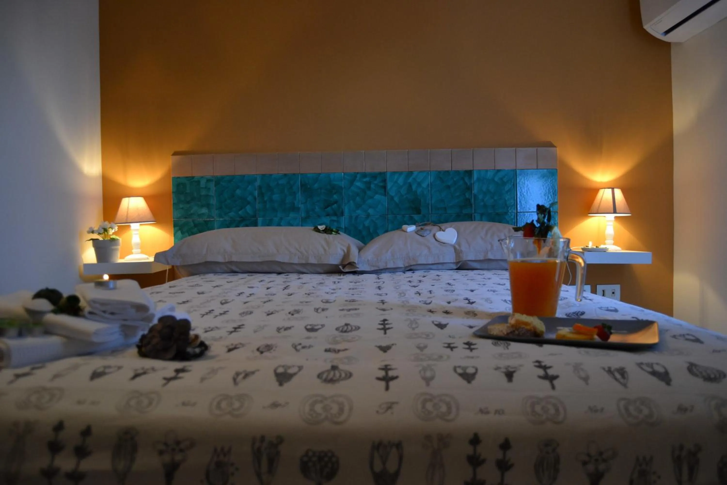 Photo of the whole room, Bed in Un Tetto Di Stelle Deluxe Home