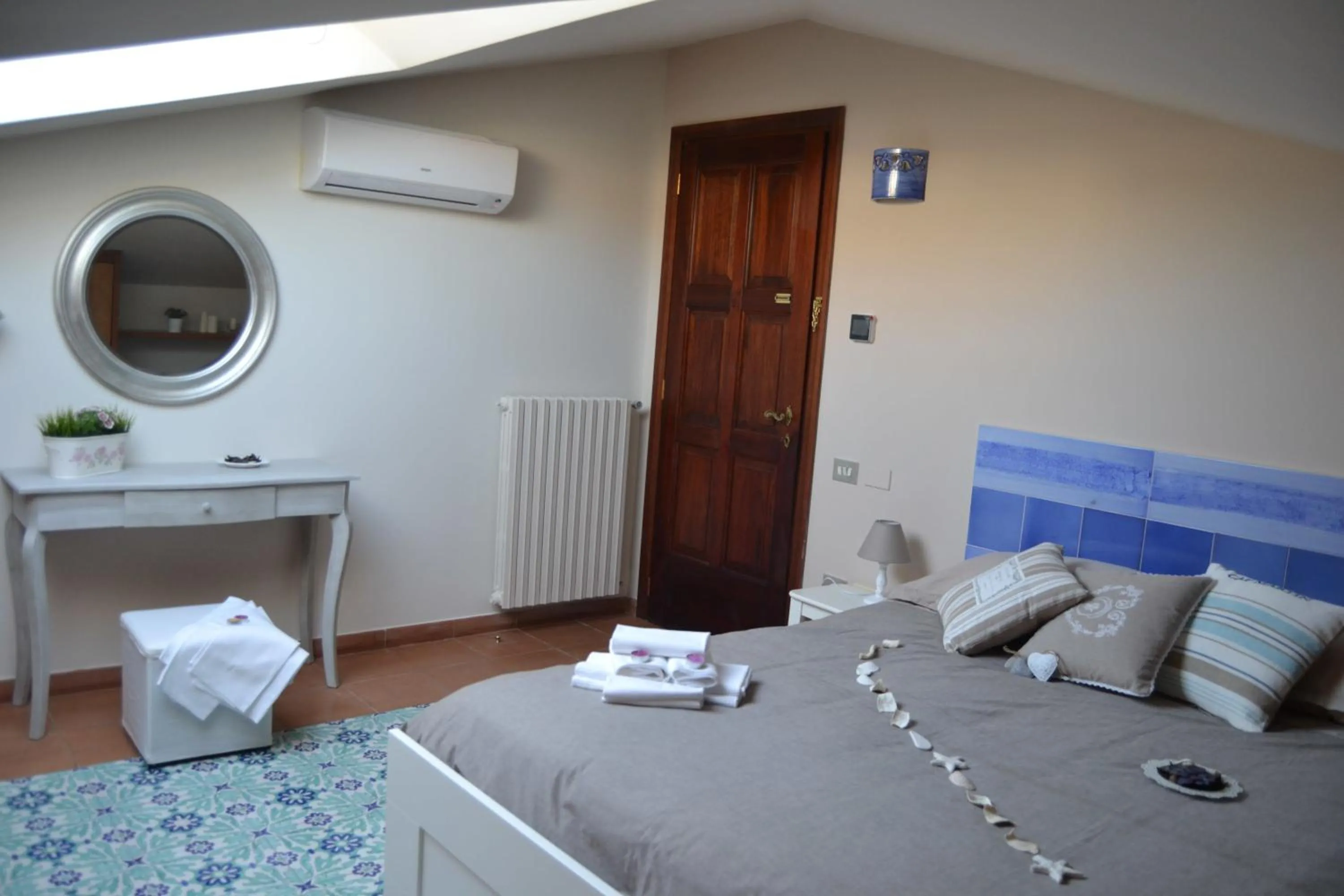 Photo of the whole room, Bed in Un Tetto Di Stelle Deluxe Home