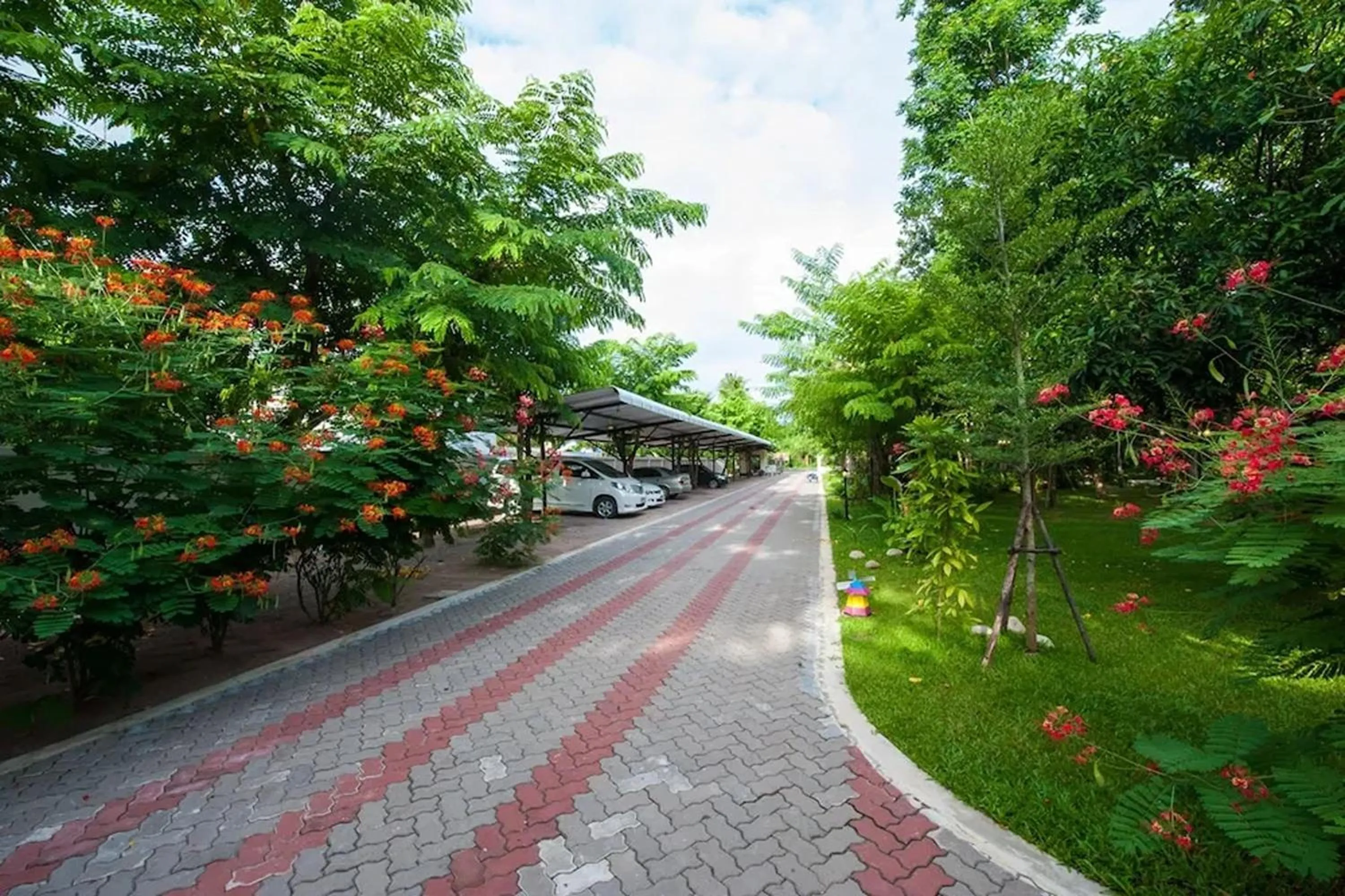 Street view in Baan Nam Pen Resort