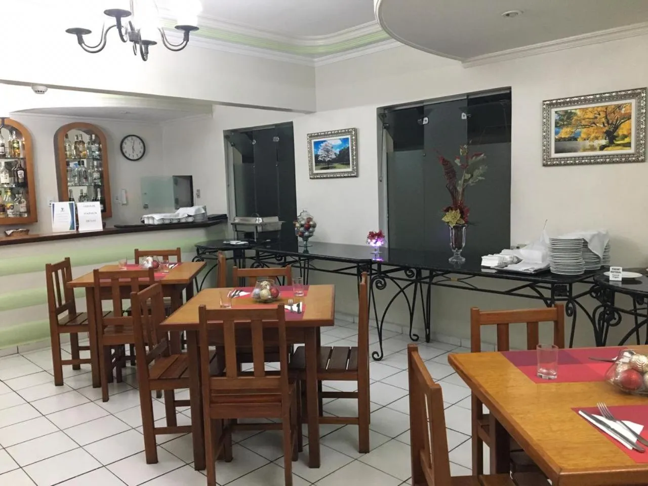 Restaurant/places to eat in Ipê Guaru Hotel