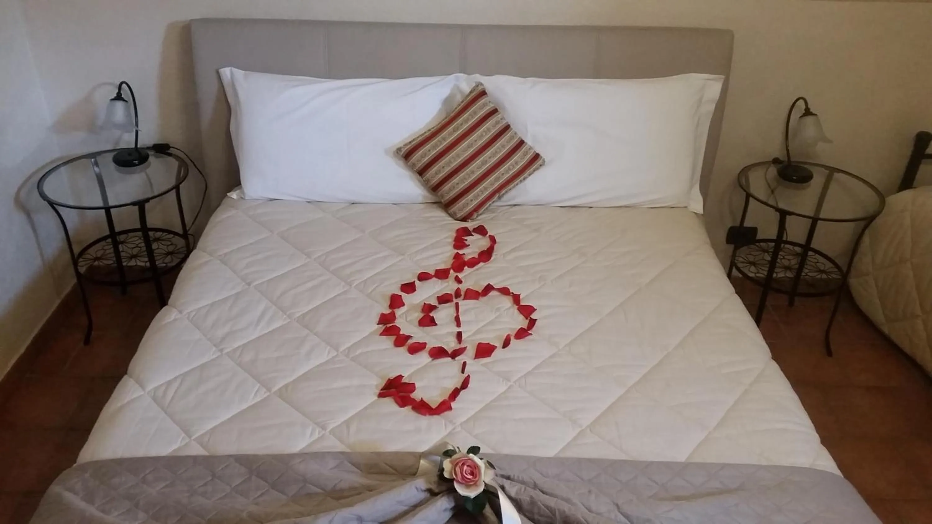 Bed in Villa Laura B&B