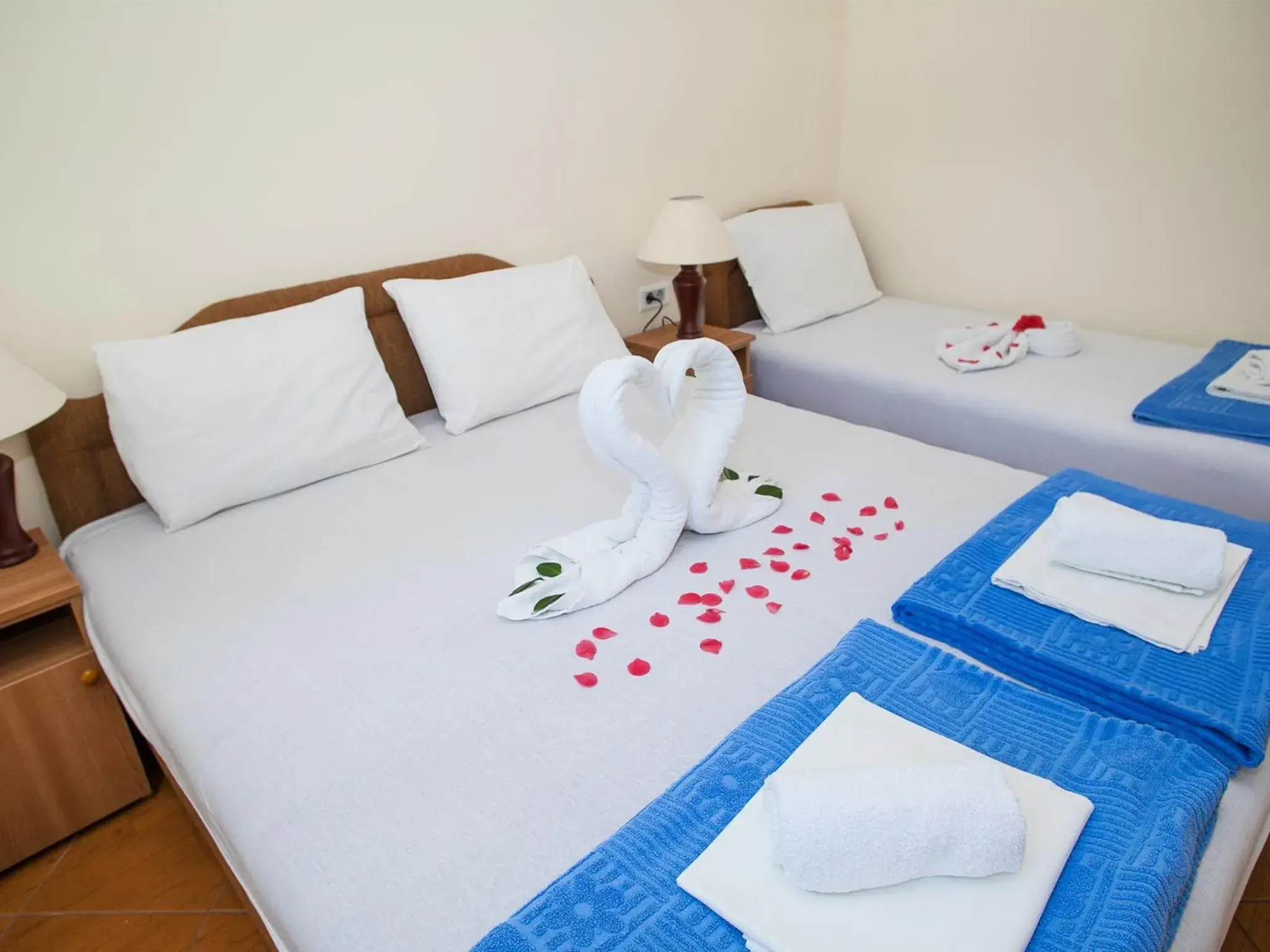 One-Bedroom Apartment with Private Garden in Daria Apartments One-Bedroom Apartment with Private Garden in Daria Apartments