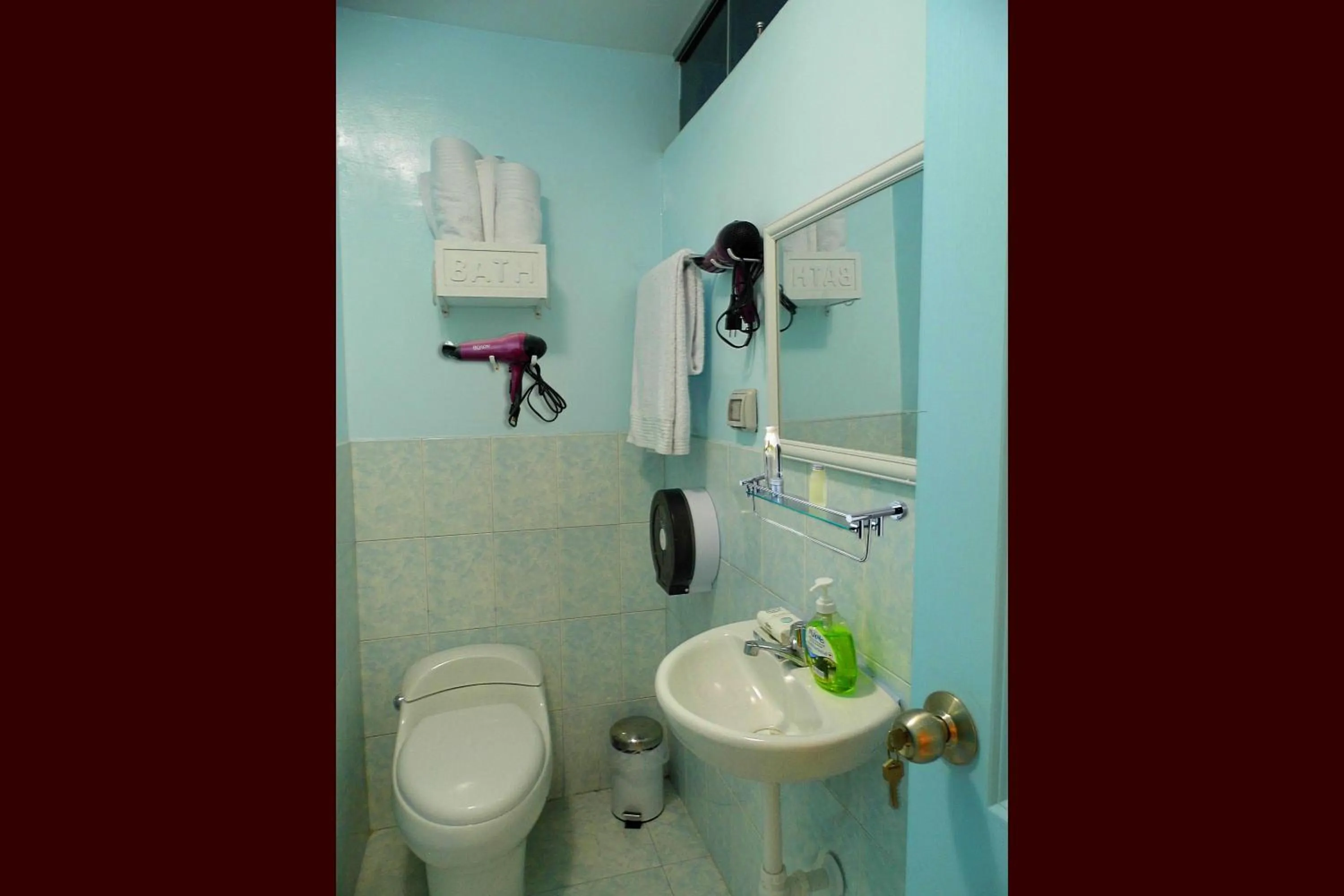 Shower in Magicperu Apart Hotel