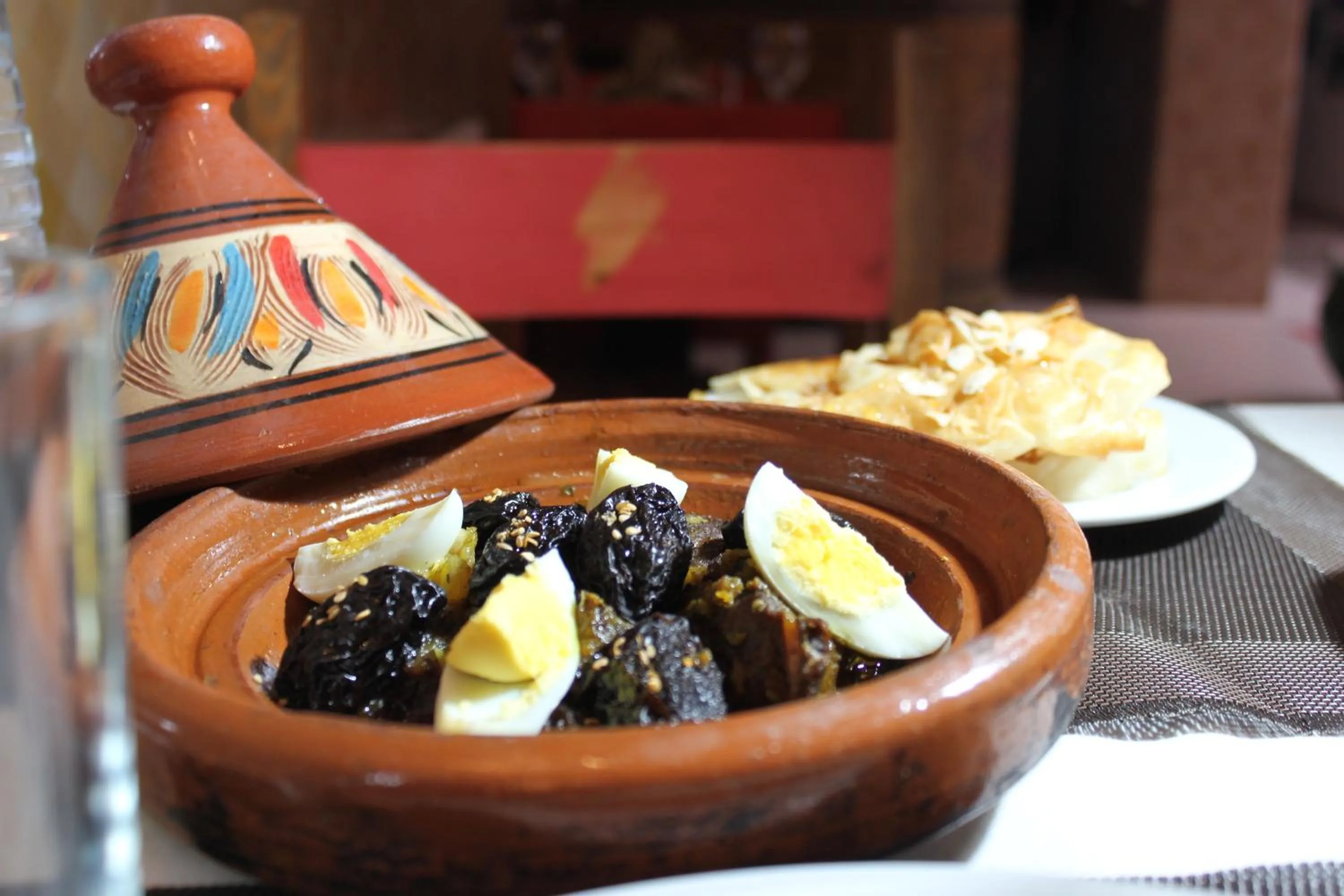 Restaurant/places to eat in Riad Al Wafaa