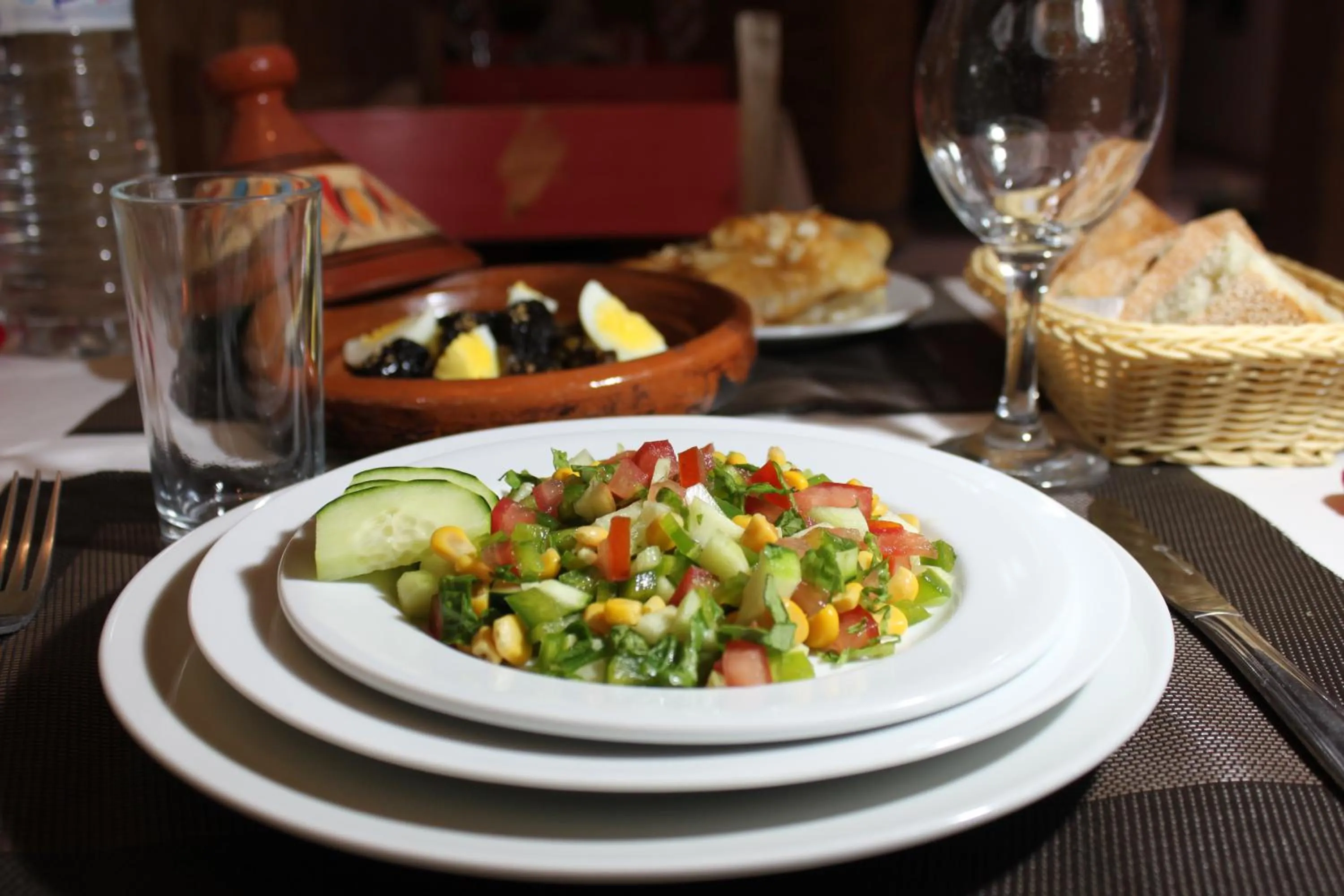 Restaurant/places to eat in Riad Al Wafaa