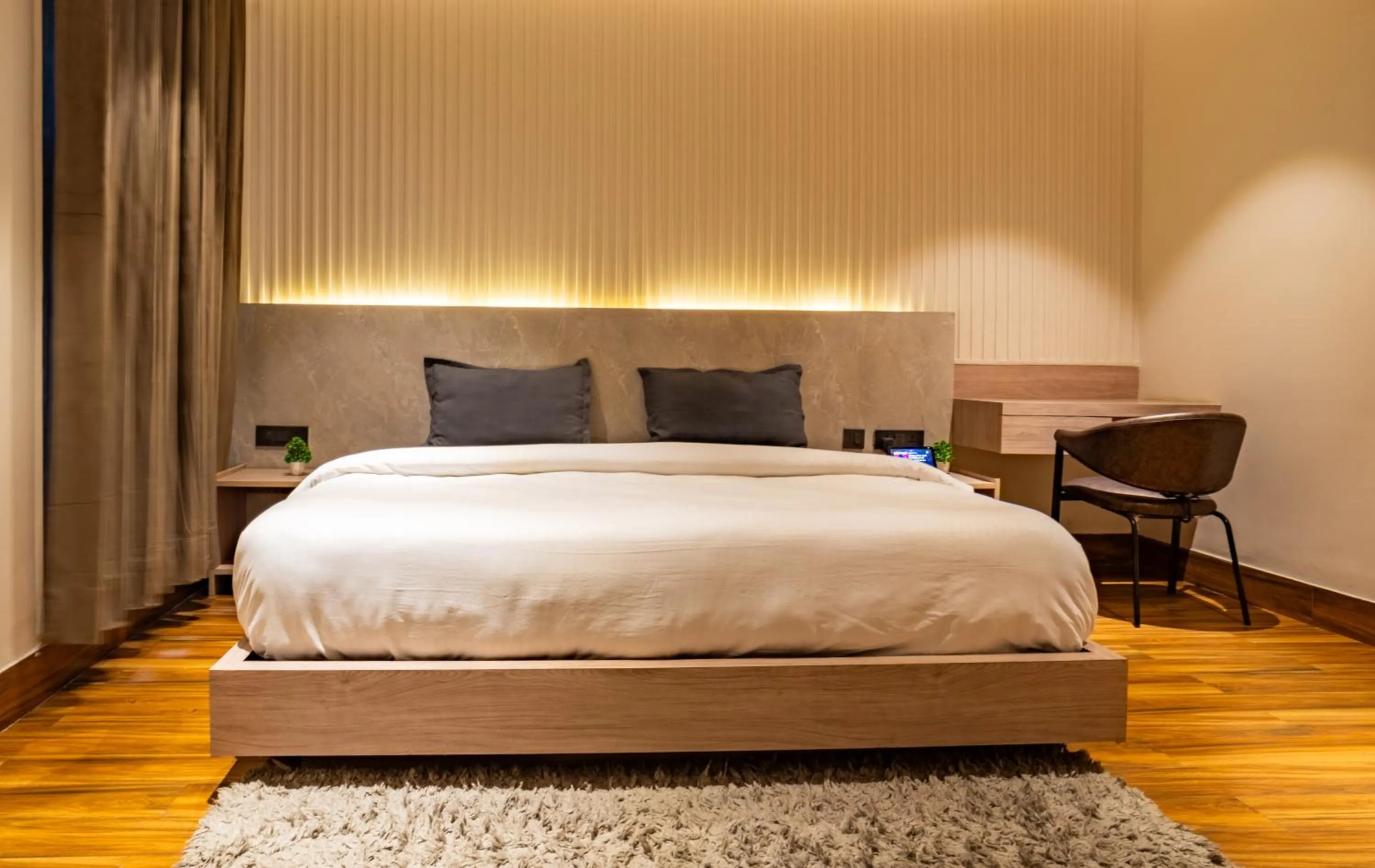 Photo of the whole room in Housr Phase 1 Arjun Marg & Golf Course Road