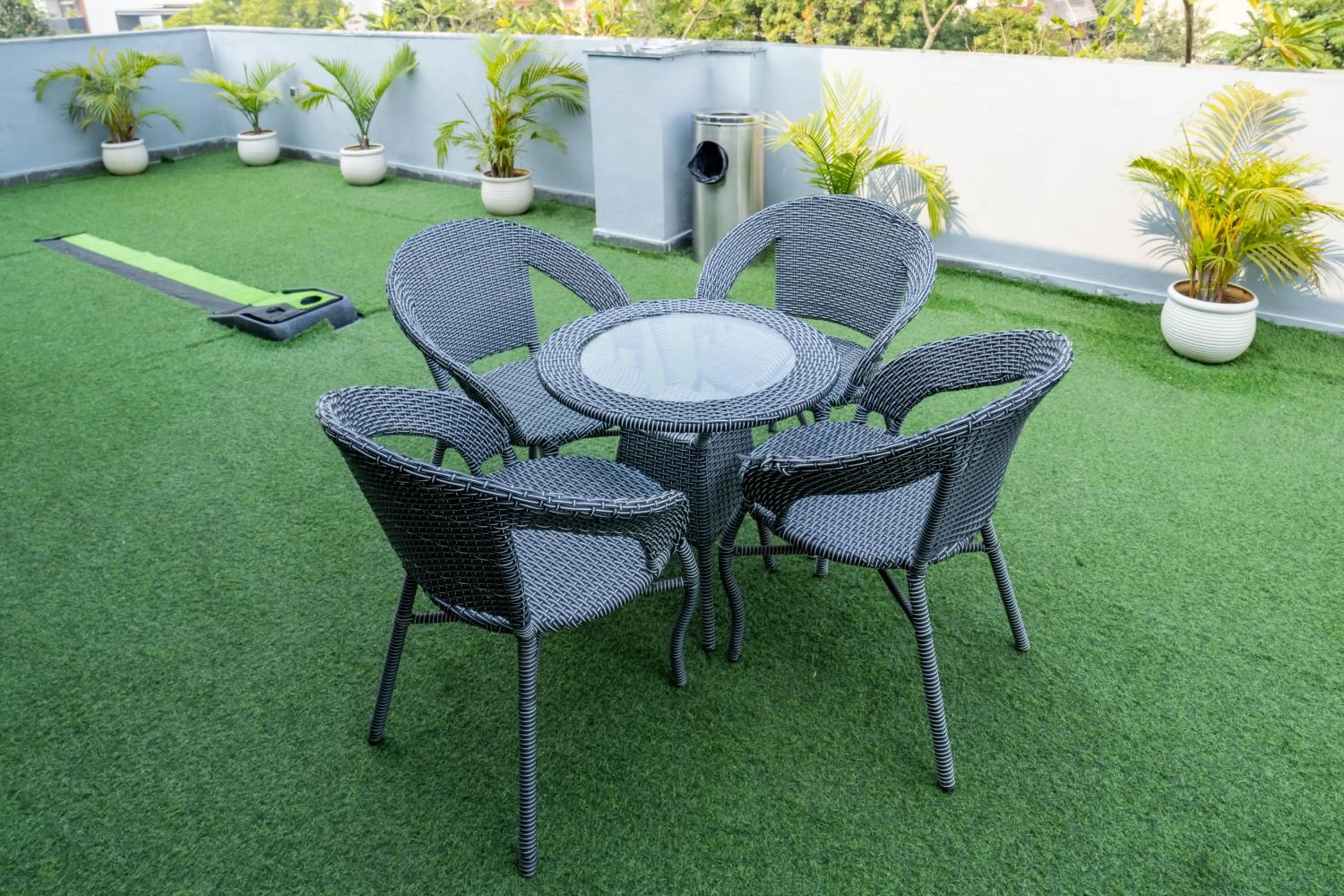 Seating area in Housr Phase 1 Arjun Marg & Golf Course Road