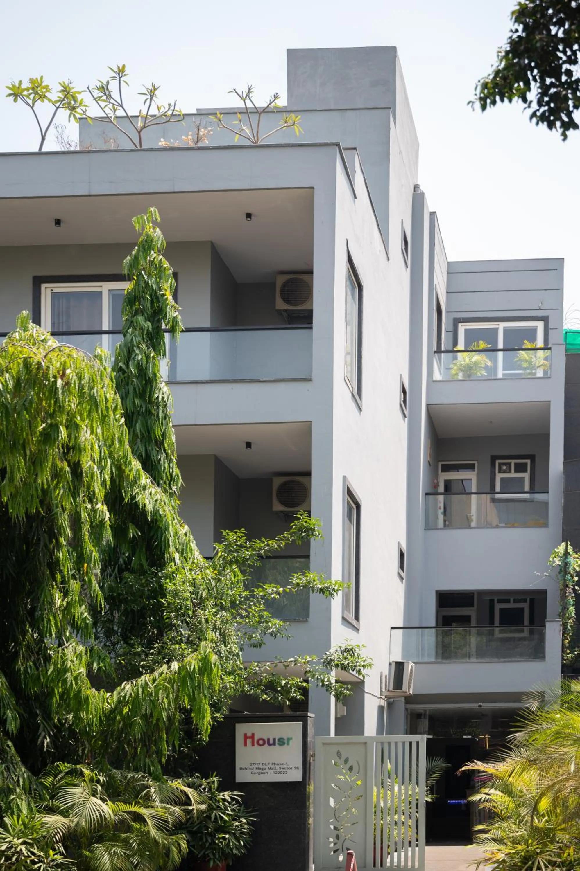 Property building in Housr Phase 1 Arjun Marg & Golf Course Road