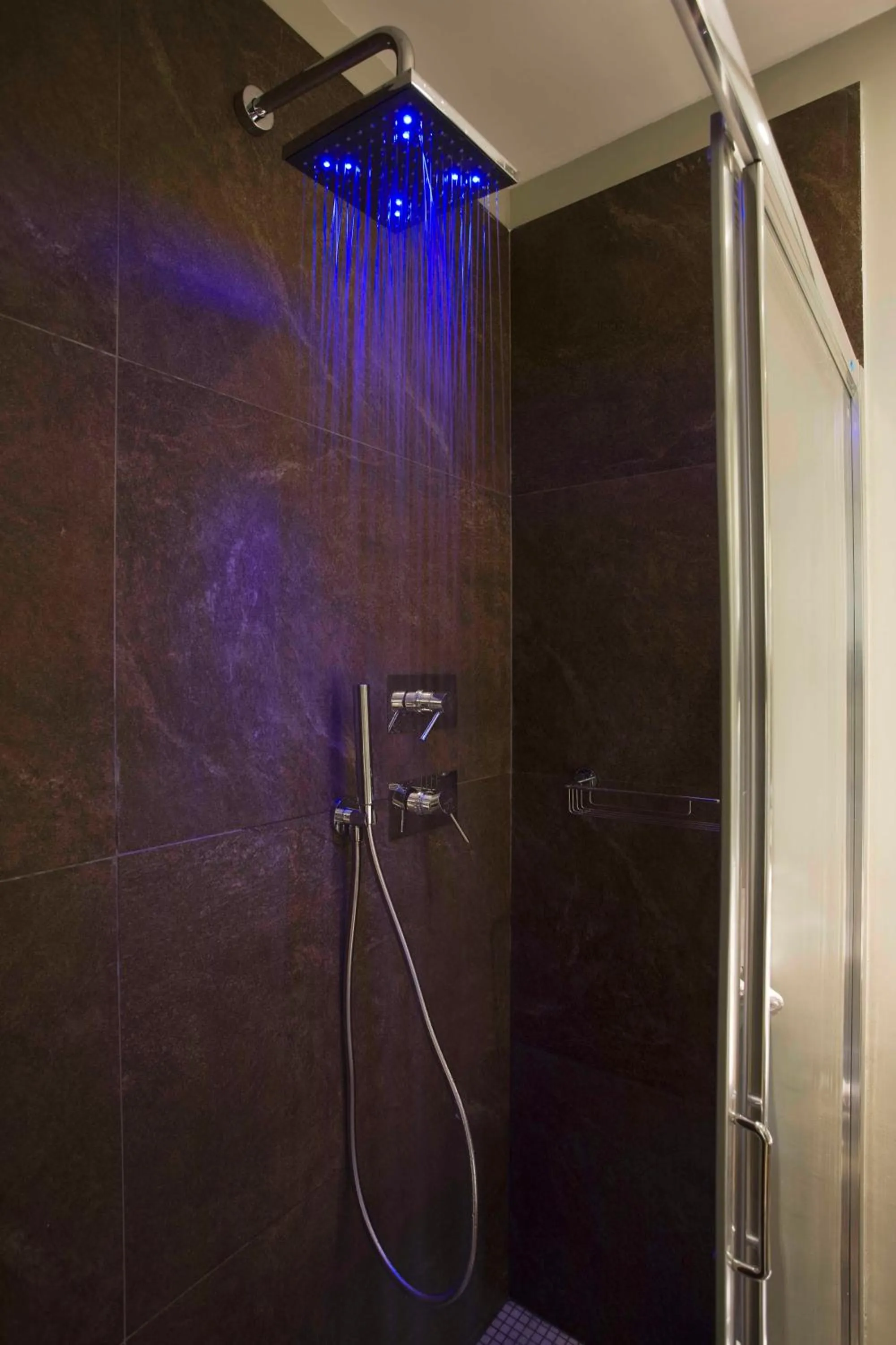 Shower in Hotel Roma