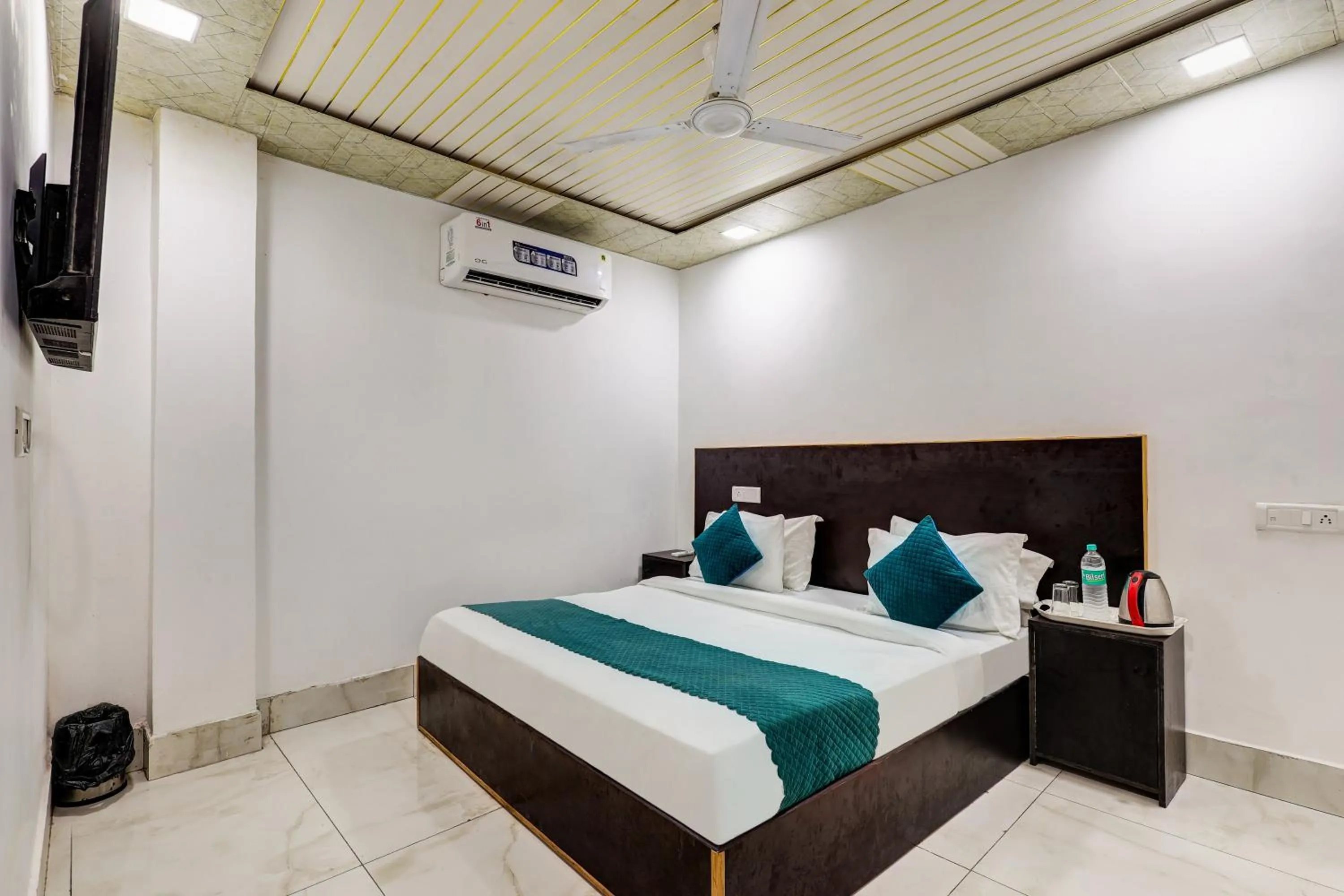 Mauryan Signature hotel Devli Khanpur