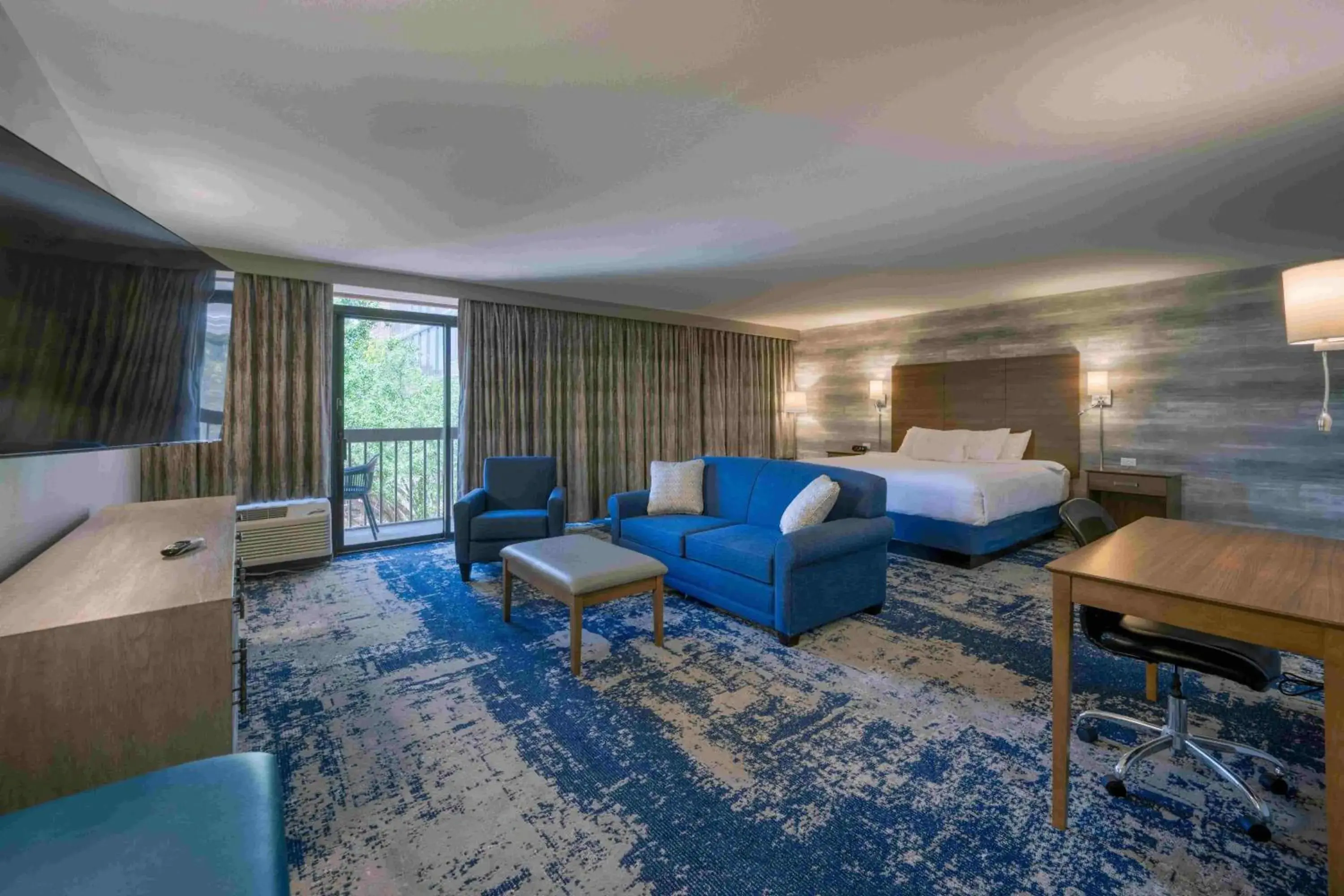 Photo of the whole room in MCM Elegante Hotel Photo of the whole room in MCM Elegante Hotel