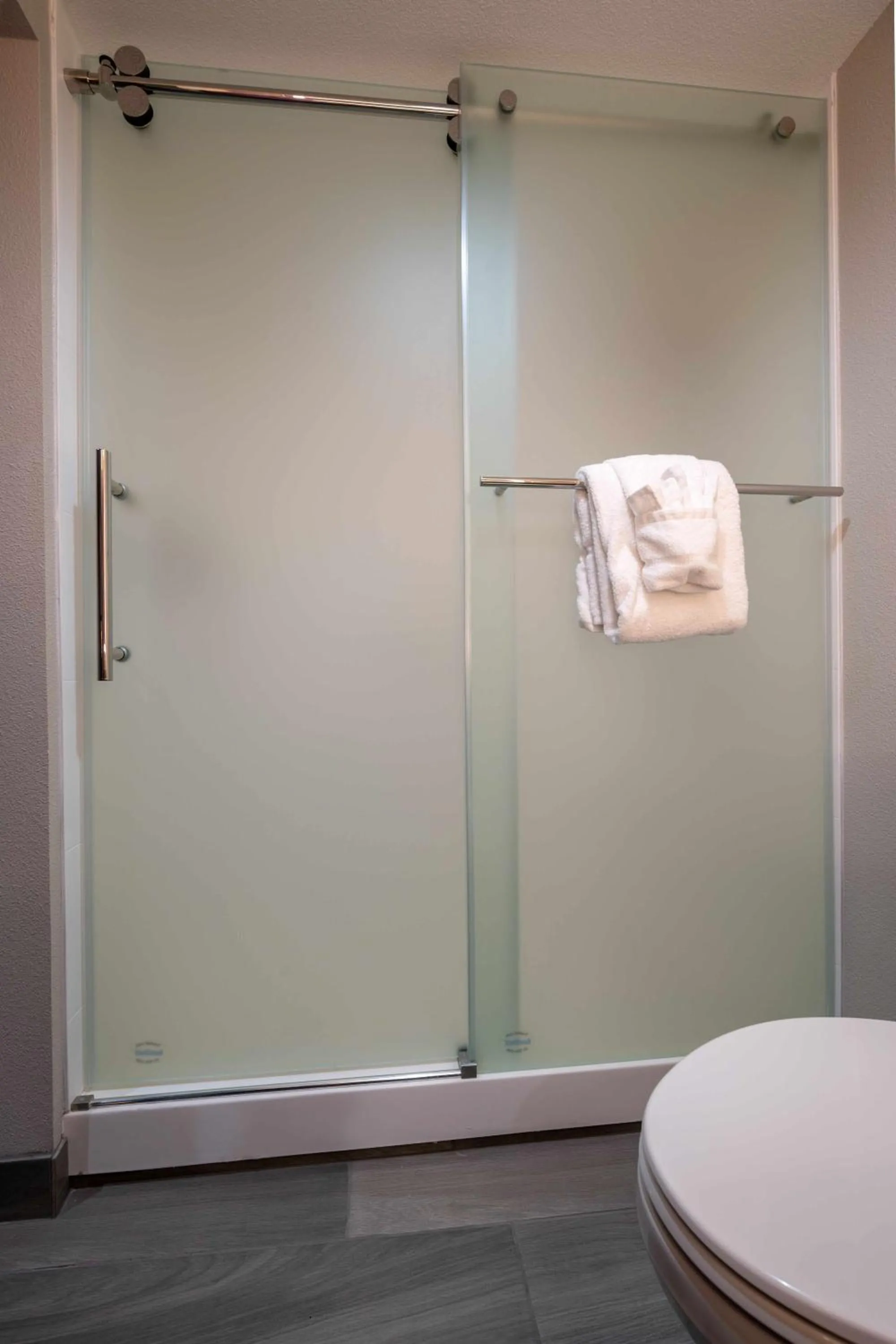 Shower in MCM Elegante Hotel