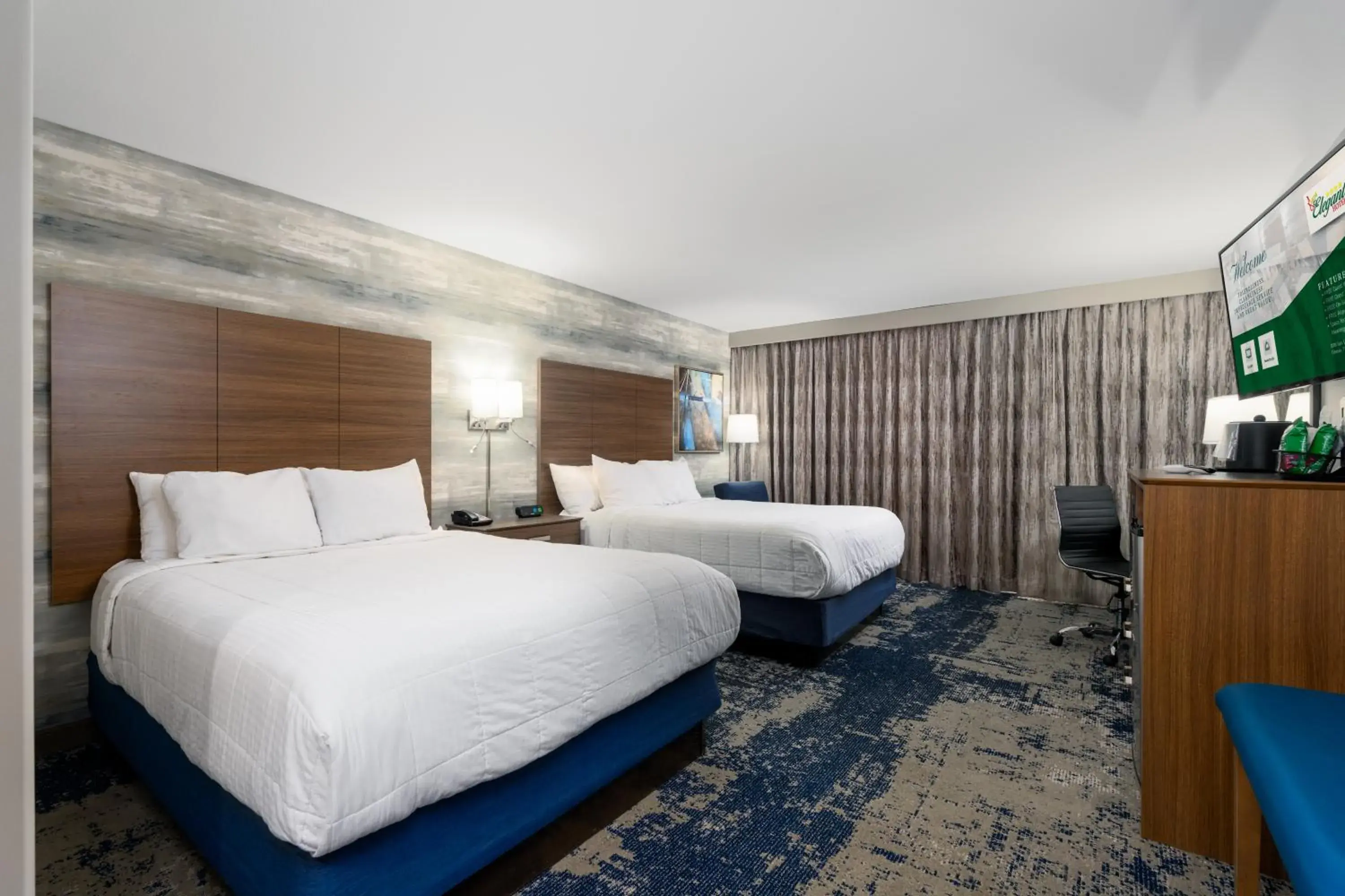 Photo of the whole room, Bed in MCM Elegante Hotel Photo of the whole room, Bed in MCM Elegante Hotel