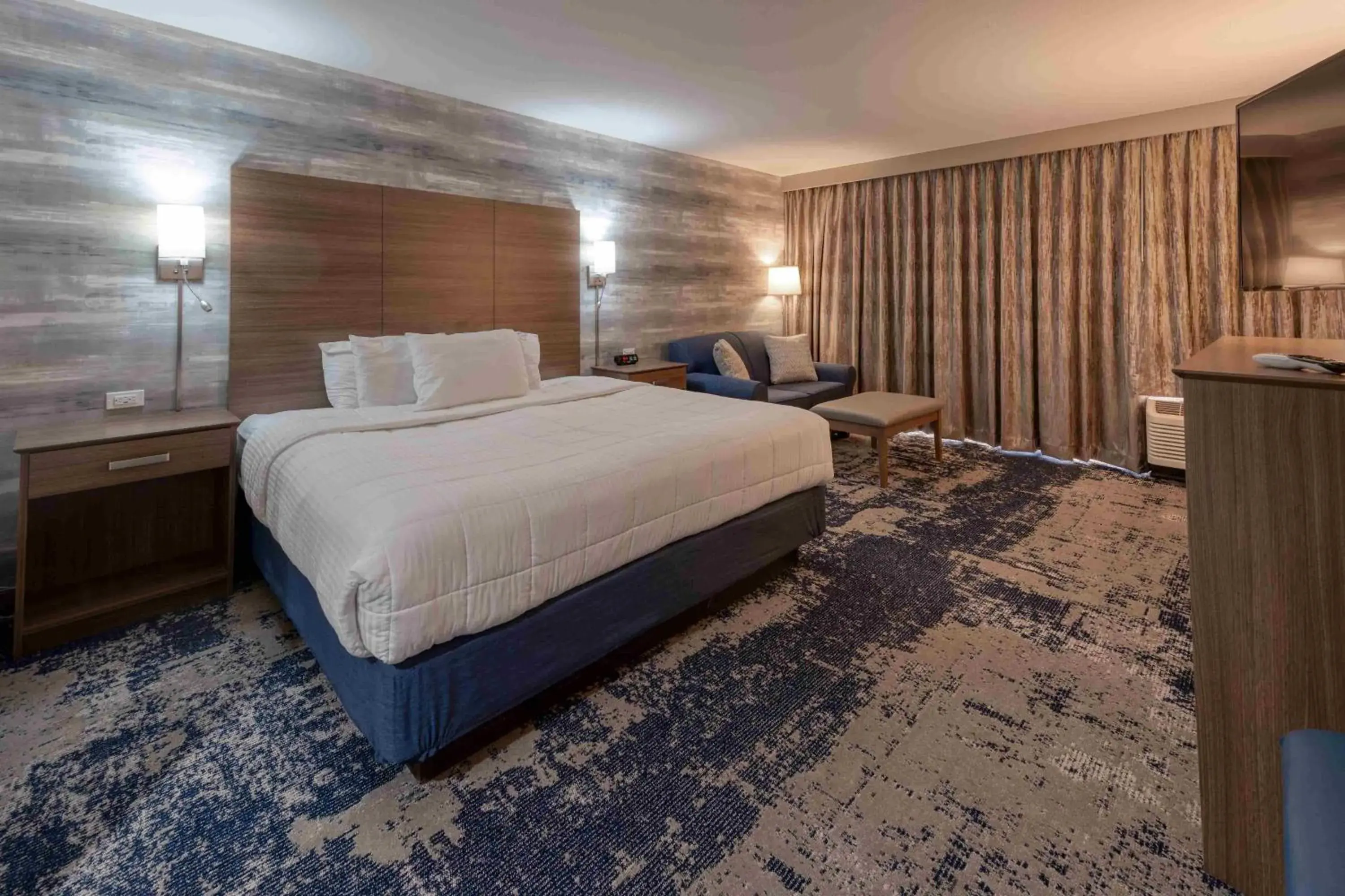 Photo of the whole room in MCM Elegante Hotel Photo of the whole room in MCM Elegante Hotel