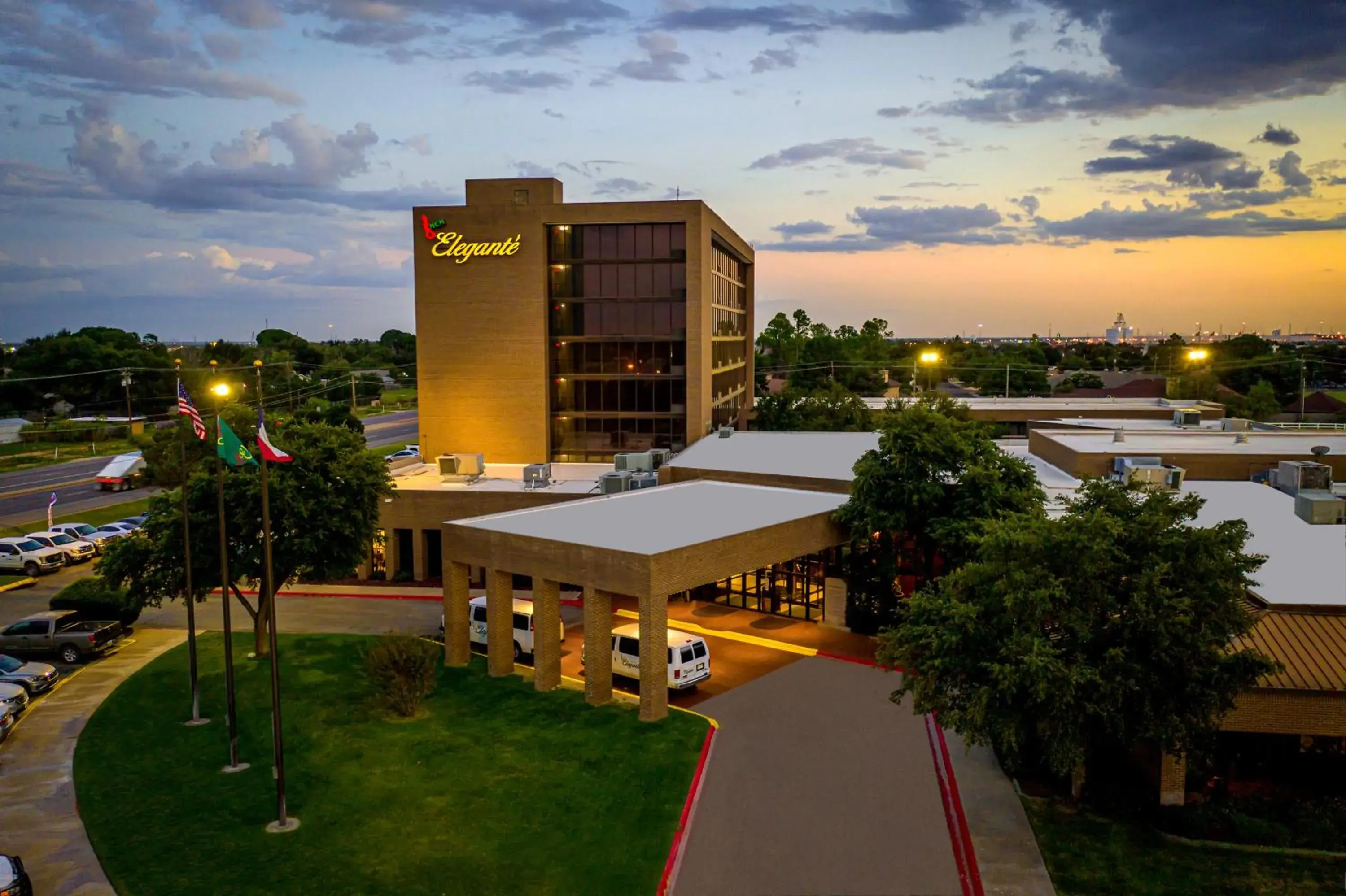 Property building in MCM Elegante Hotel Property building in MCM Elegante Hotel