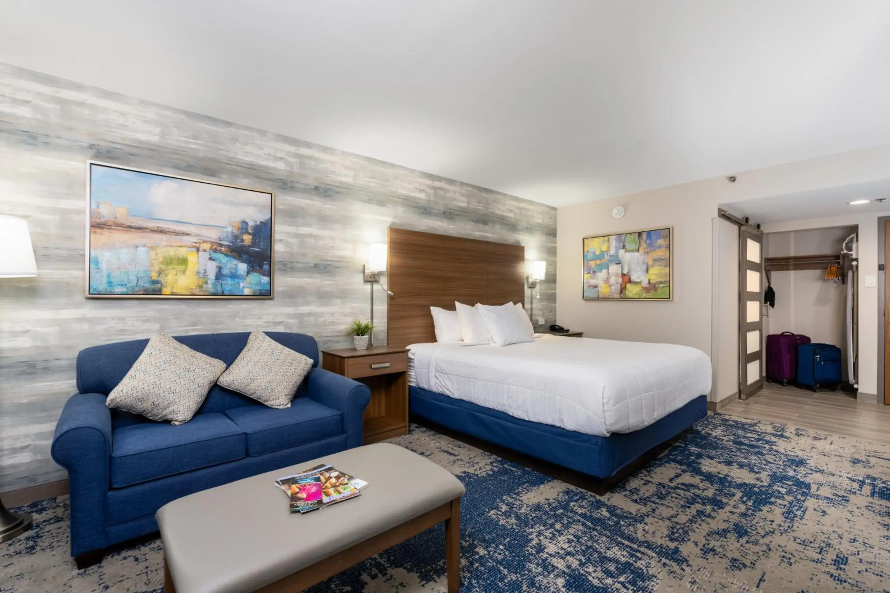 Photo of the whole room, Bed in MCM Elegante Hotel Photo of the whole room, Bed in MCM Elegante Hotel