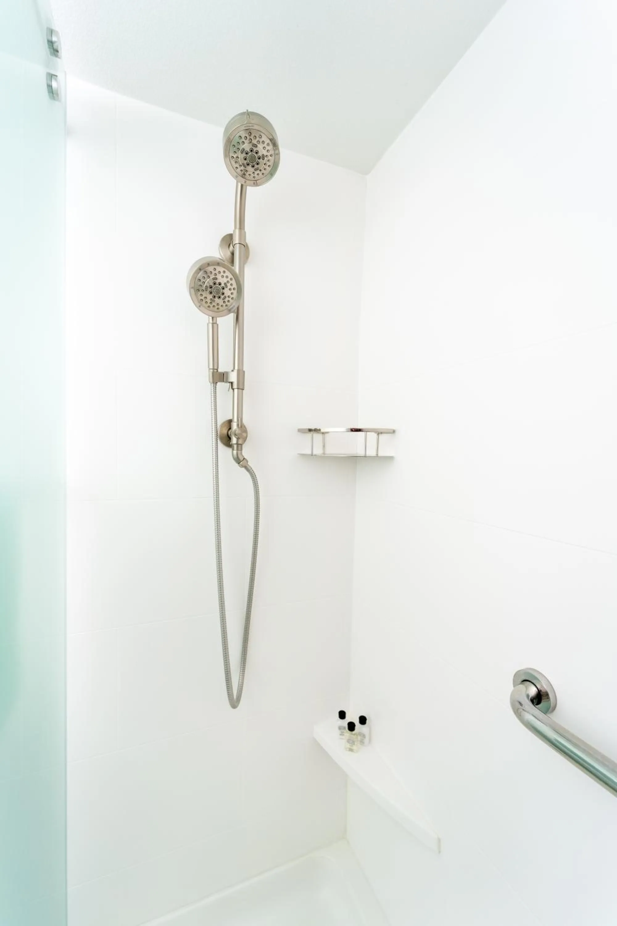 Bathroom in MCM Elegante Hotel