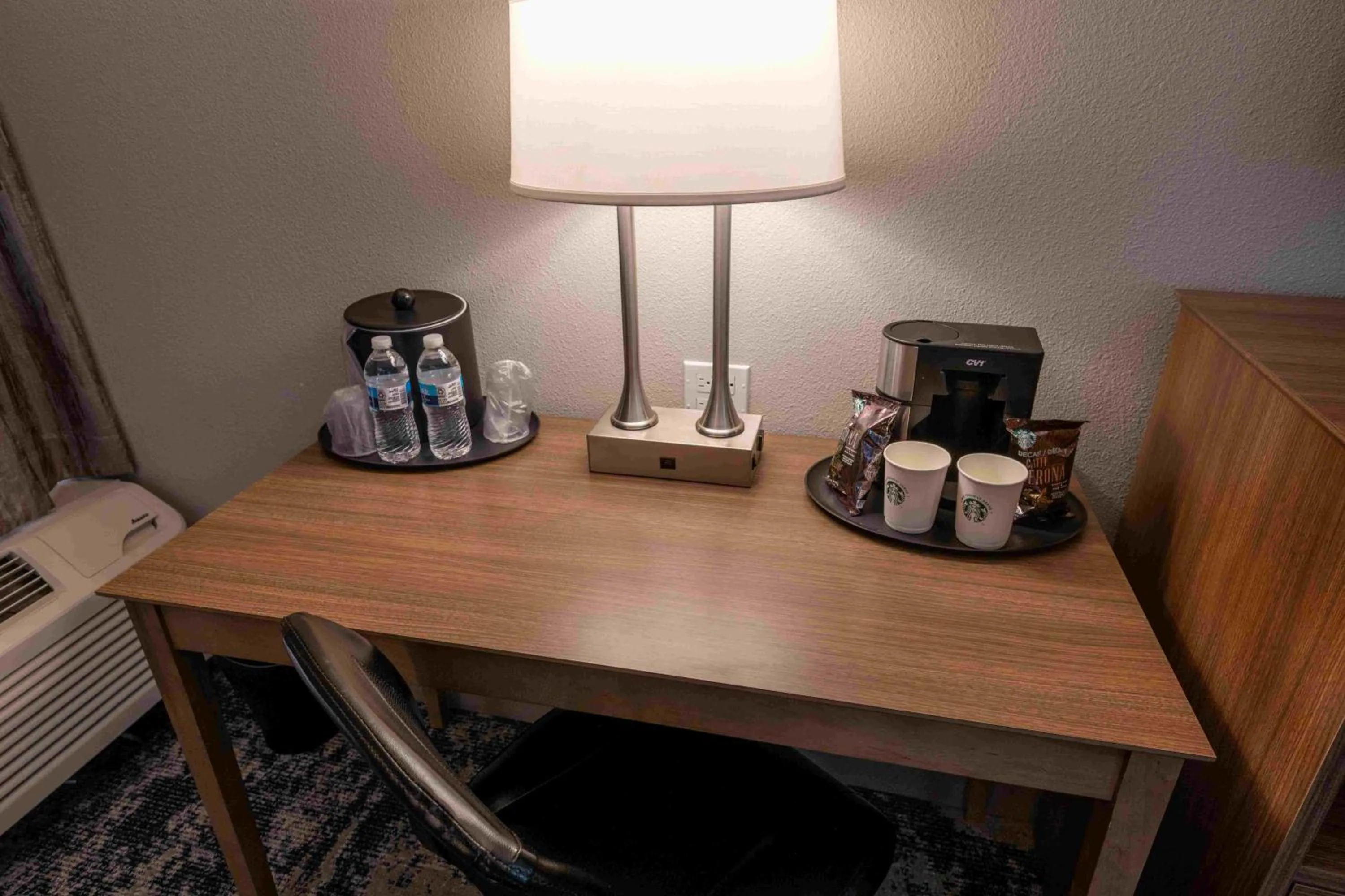 Photo of the whole room in MCM Elegante Hotel