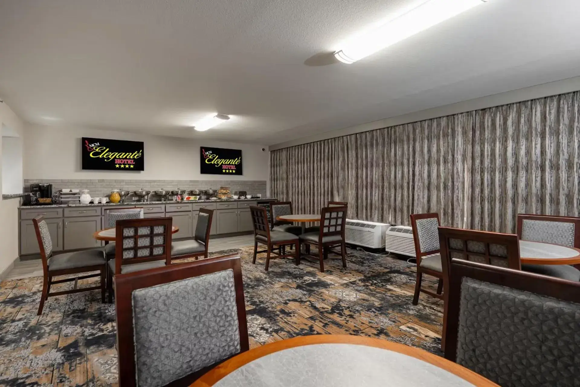 Breakfast in MCM Elegante Hotel Breakfast in MCM Elegante Hotel