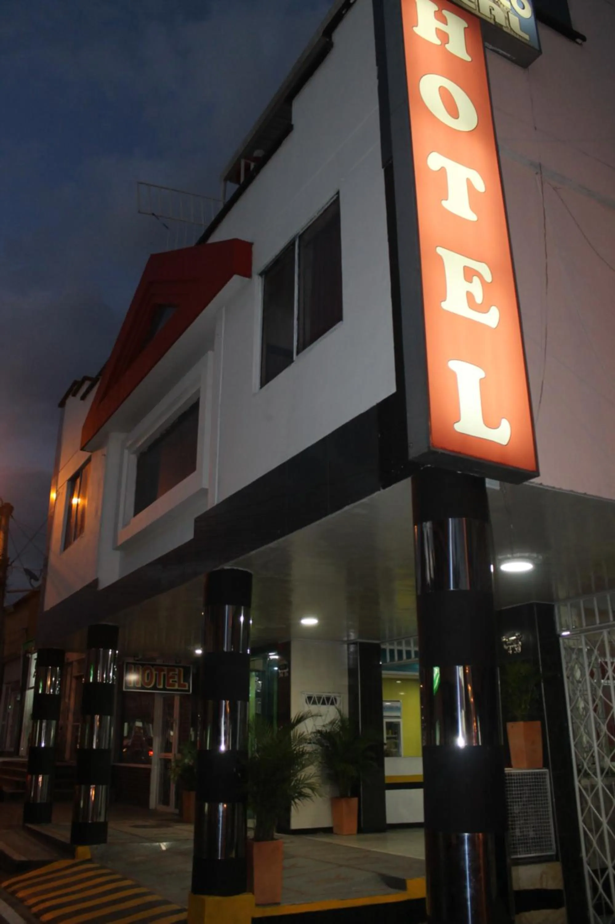 Facade/entrance in Ayenda Castillo Real 1521