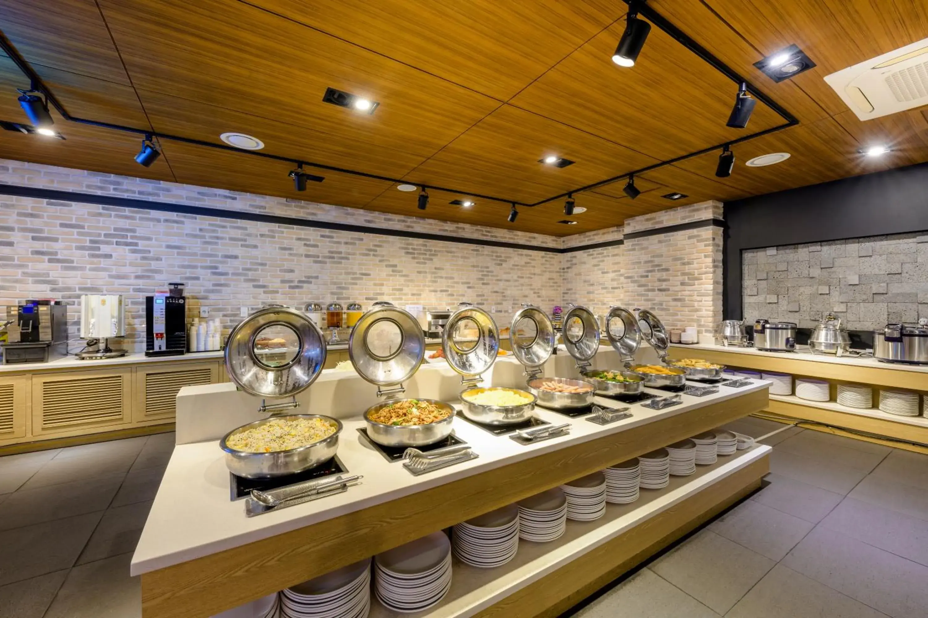 Restaurant/places to eat in Shin Shin Hotel Jeju Worldcup Restaurant/places to eat in Shin Shin Hotel Jeju Worldcup