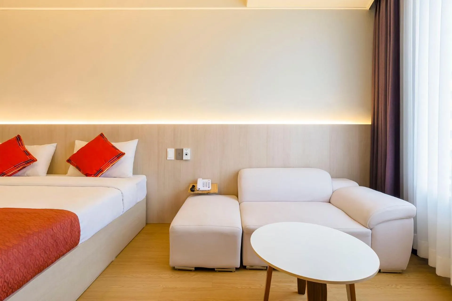 Bed in Shin Shin Hotel Jeju Worldcup