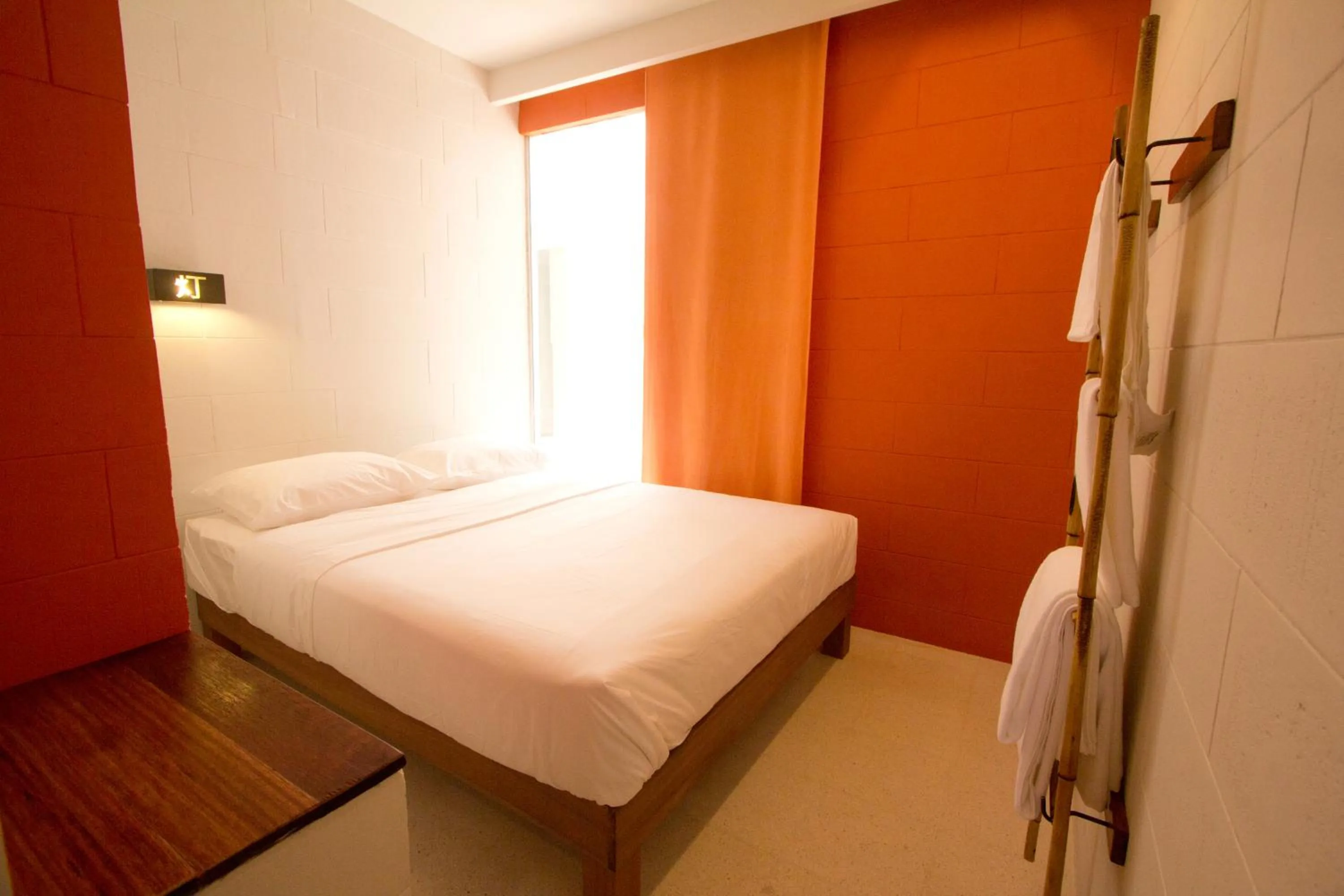 Photo of the whole room, Bed in Lantern Hotel