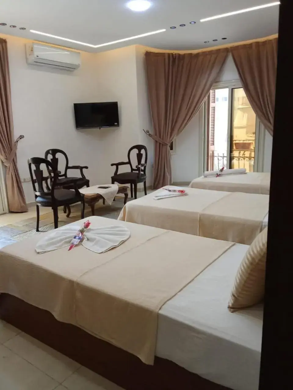 Photo of the whole room, Bed in New Panorama Inn Photo of the whole room, Bed in New Panorama Inn