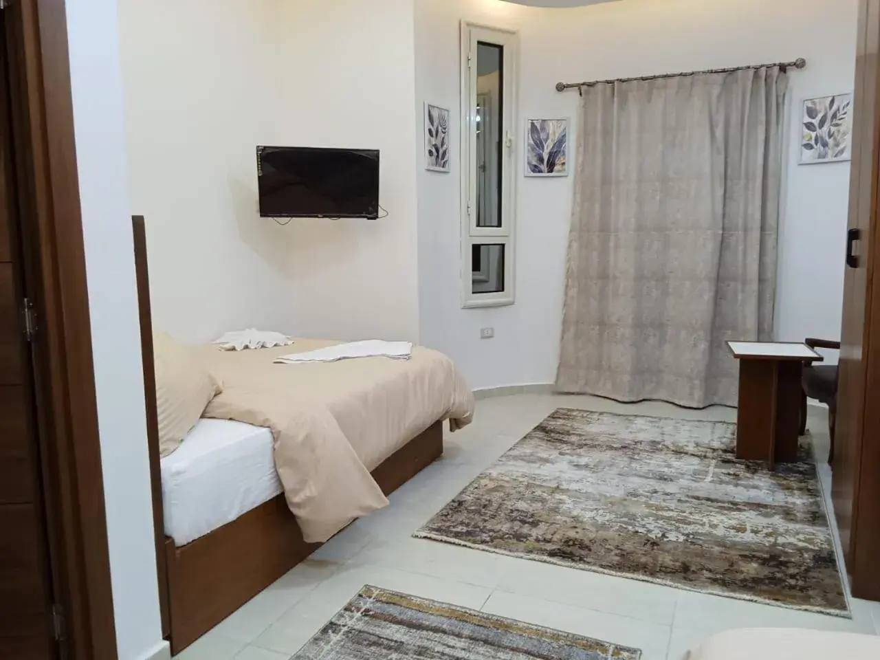 TV and multimedia, Bed in New Panorama Inn TV and multimedia, Bed in New Panorama Inn