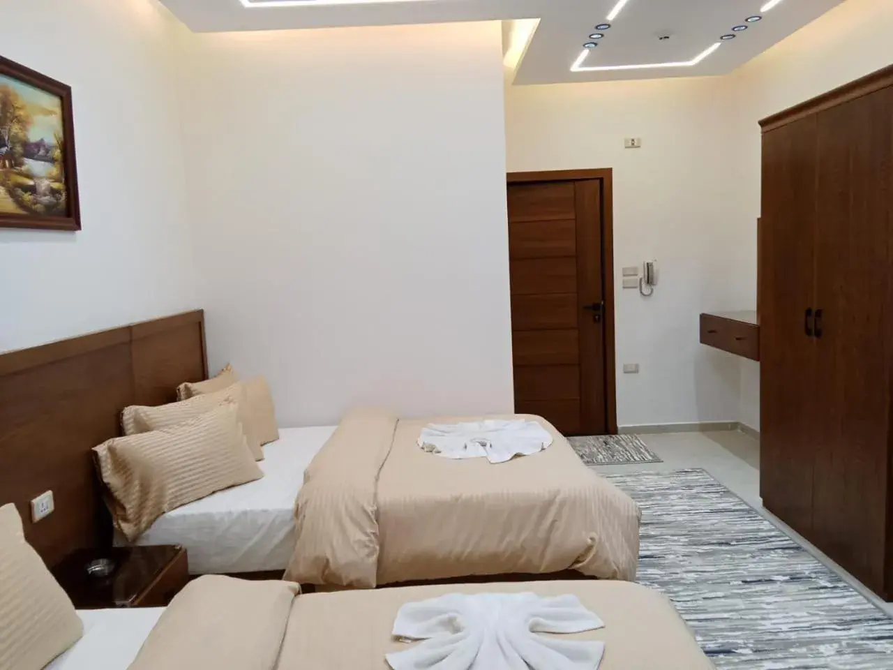 Photo of the whole room, Bed in New Panorama Inn Photo of the whole room, Bed in New Panorama Inn