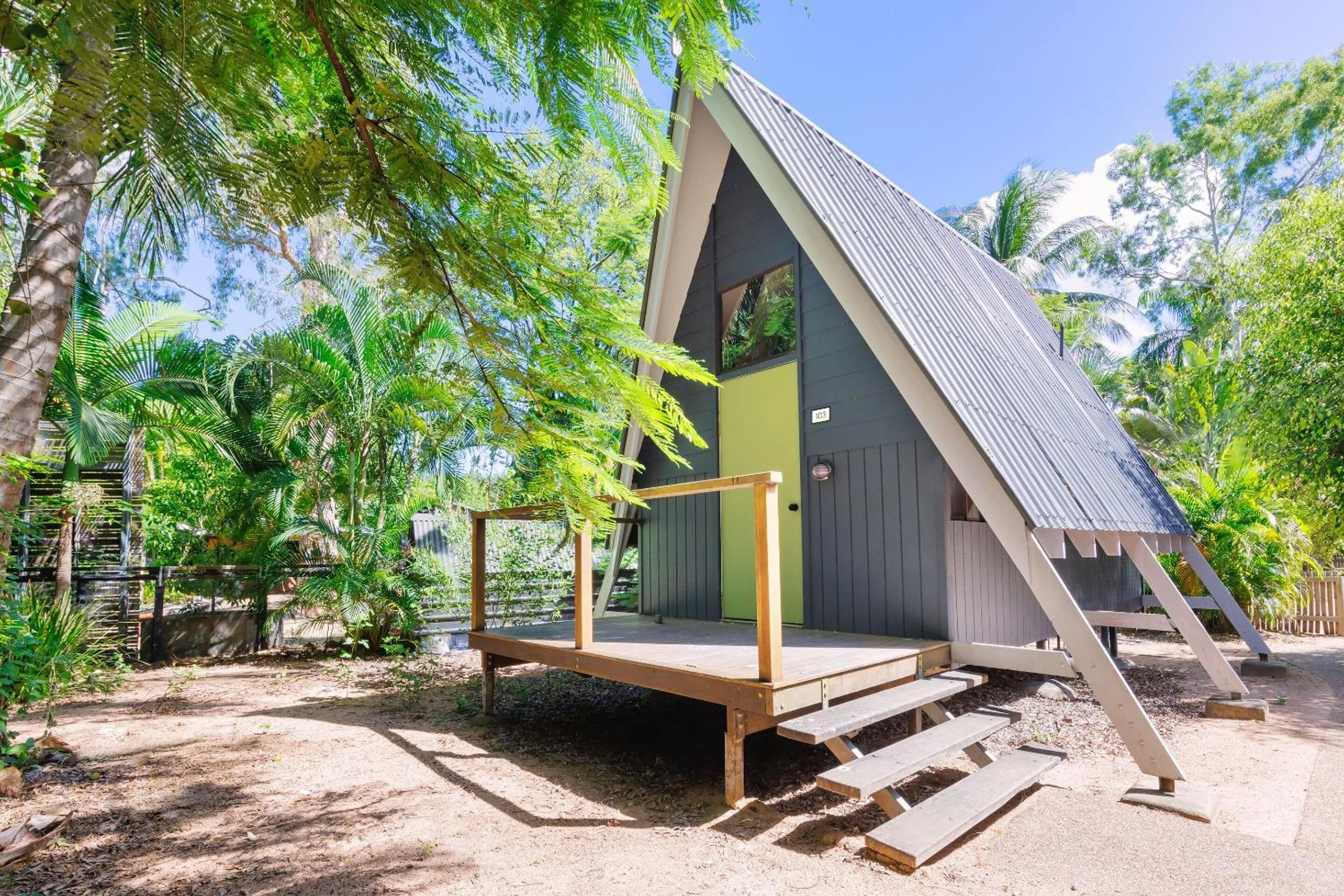 Bedroom in Bounce Magnetic Island and Koala Park