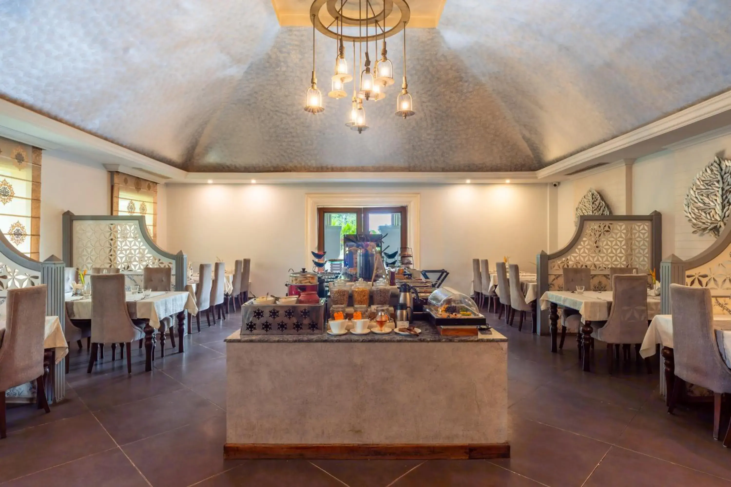 Restaurant/places to eat in Pramod Convention & Beach Resorts Restaurant/places to eat in Pramod Convention & Beach Resorts